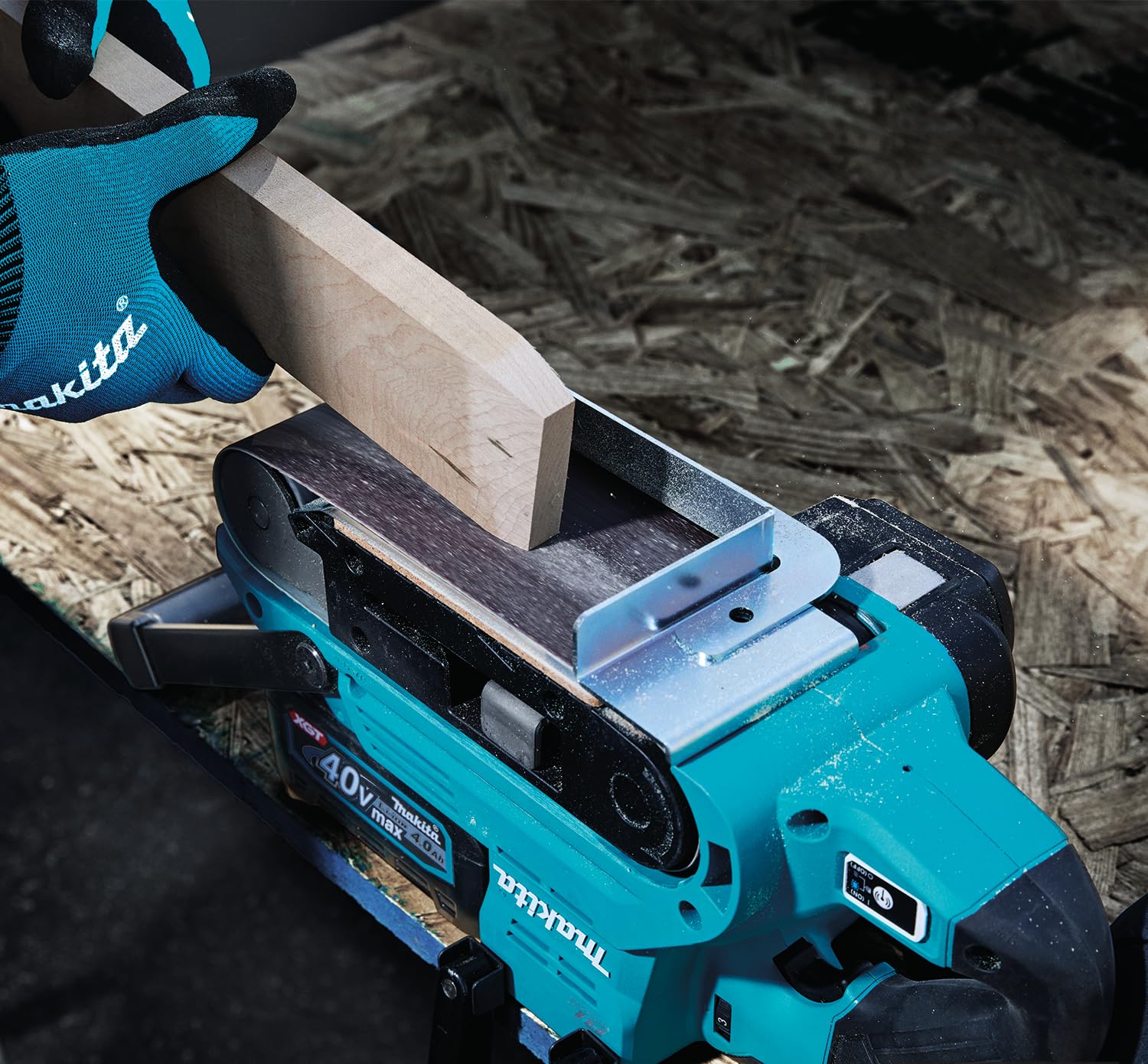 Makita BS001GZ - Smerigliatrice a nastro, 40 V max, larghezza di banda 76 mm, senza batteria e caricatore