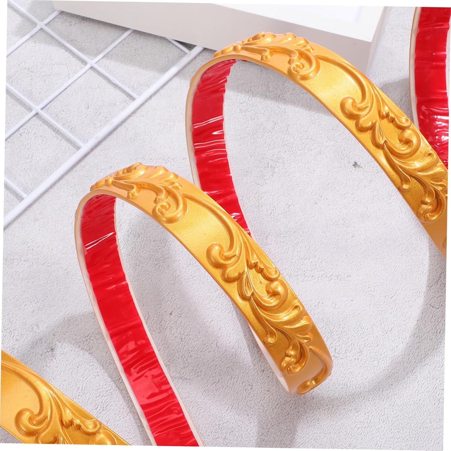 Angoily 1roll Flexible Self-Adhesive Trim for Wall Molding and Mirror Frames PVC Decorative Border Easy to Install Versatile Home Decor for Ceilings and Walls