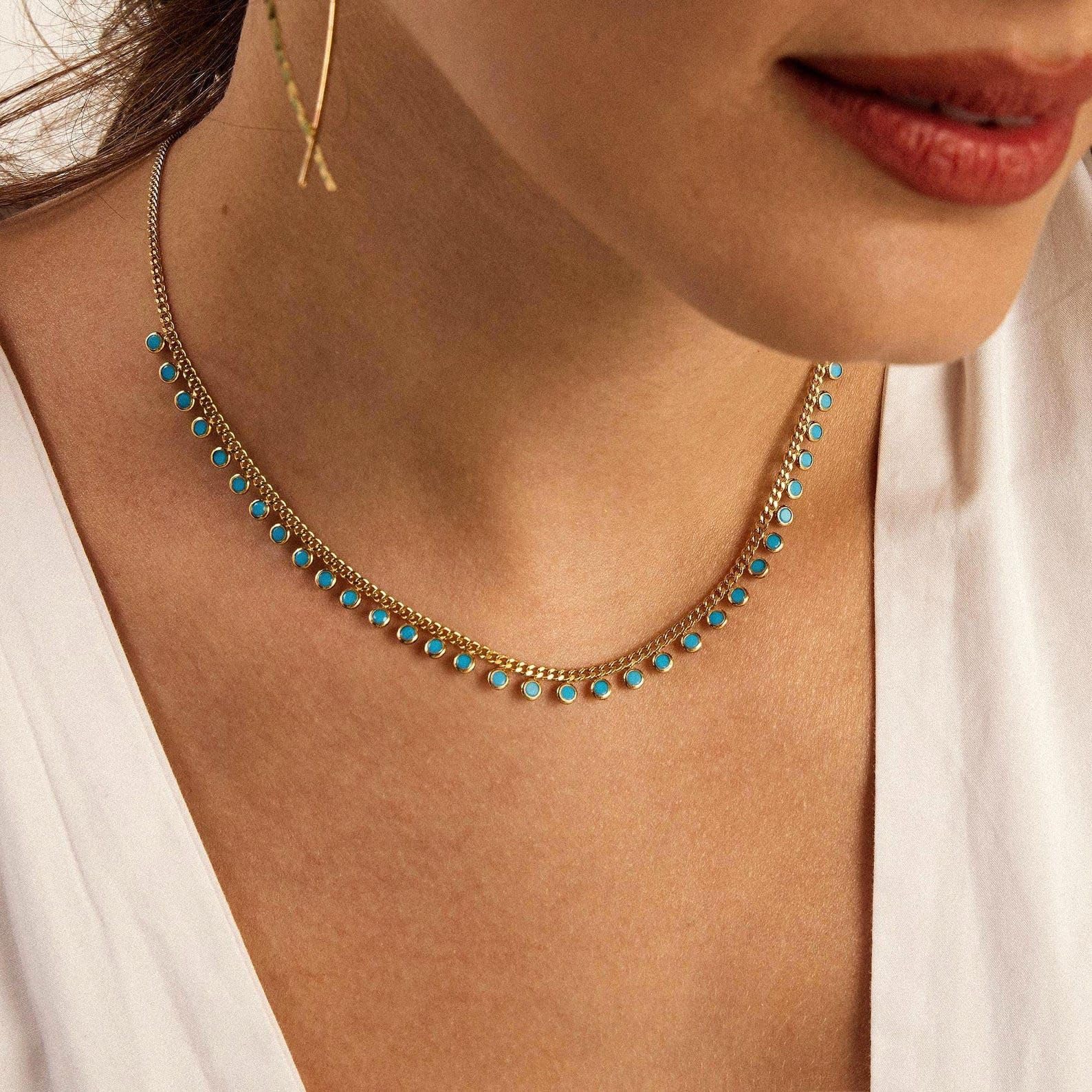 18K oro delicato Turquoise collana, Rowed pietra con sfere argento sterling blu Natale