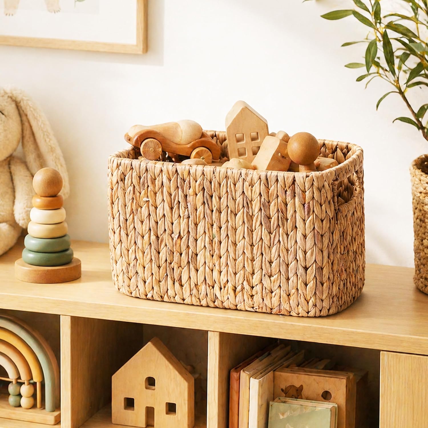 Wicker Toilet Paper Storage Holder with Built-in Handles, Toilet Paper Holder for up to 6 Mega Rolls, Water Hyacinth Toilet Paper Baskets Bathroom Accessories Organizer