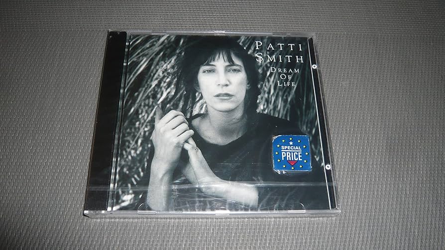Dream of Life: Patti Smith: Amazon.it: CD e Vinili}