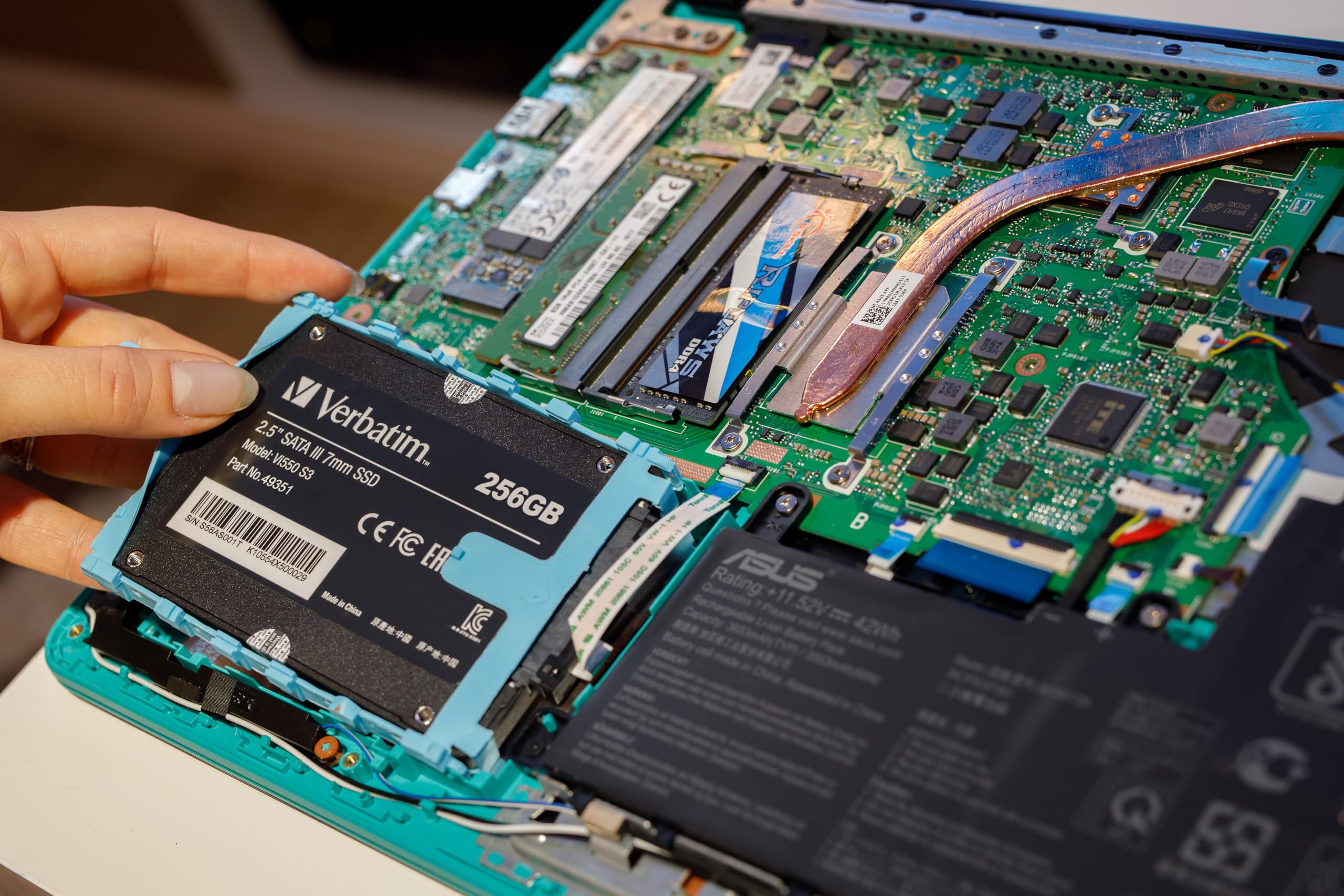 Verbatim Vi550 256GB SSD - Fast Storage Upgrade -4