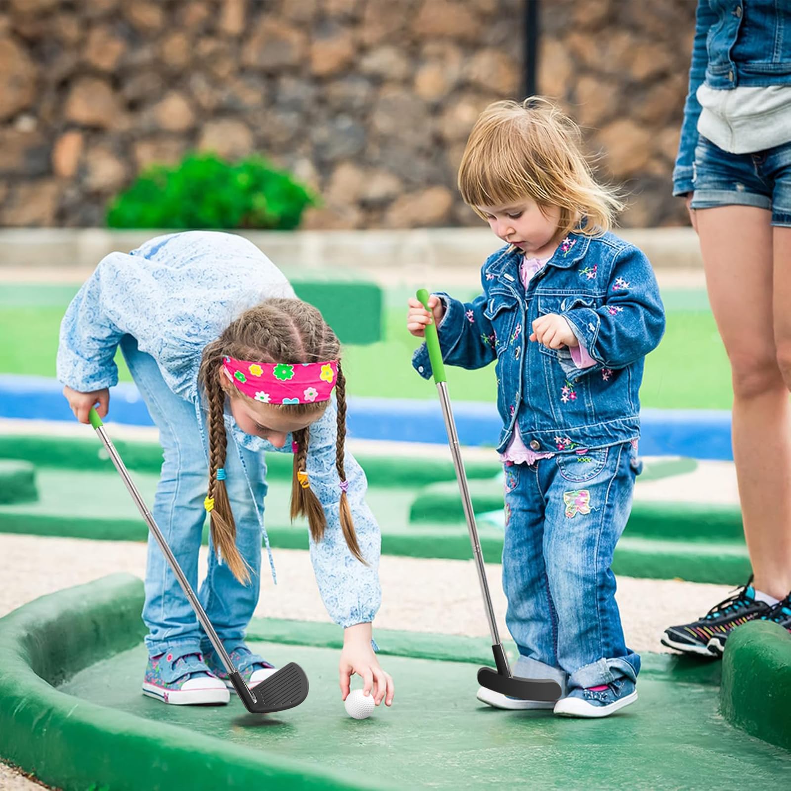 Dyienocs Kids Golf Training Set, 3 Clubs with Practice Balls, Putting Cups and Flag Poles, Right Hand