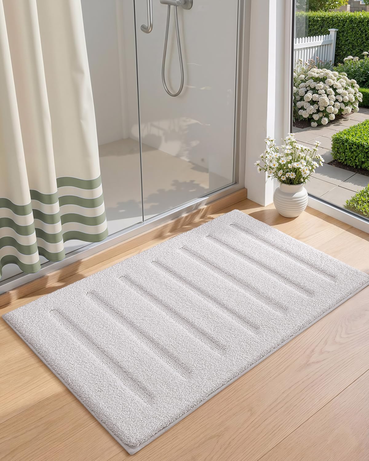 Color&Geometry Ultra Soft Plush Bathroom Rugs Non Slip Washable Bath Mat with Rubber Backing, Fluffy Absorbent Machine Carpet for Bathroom Floor, Tub and Shower, 17"x30", White - Image 4