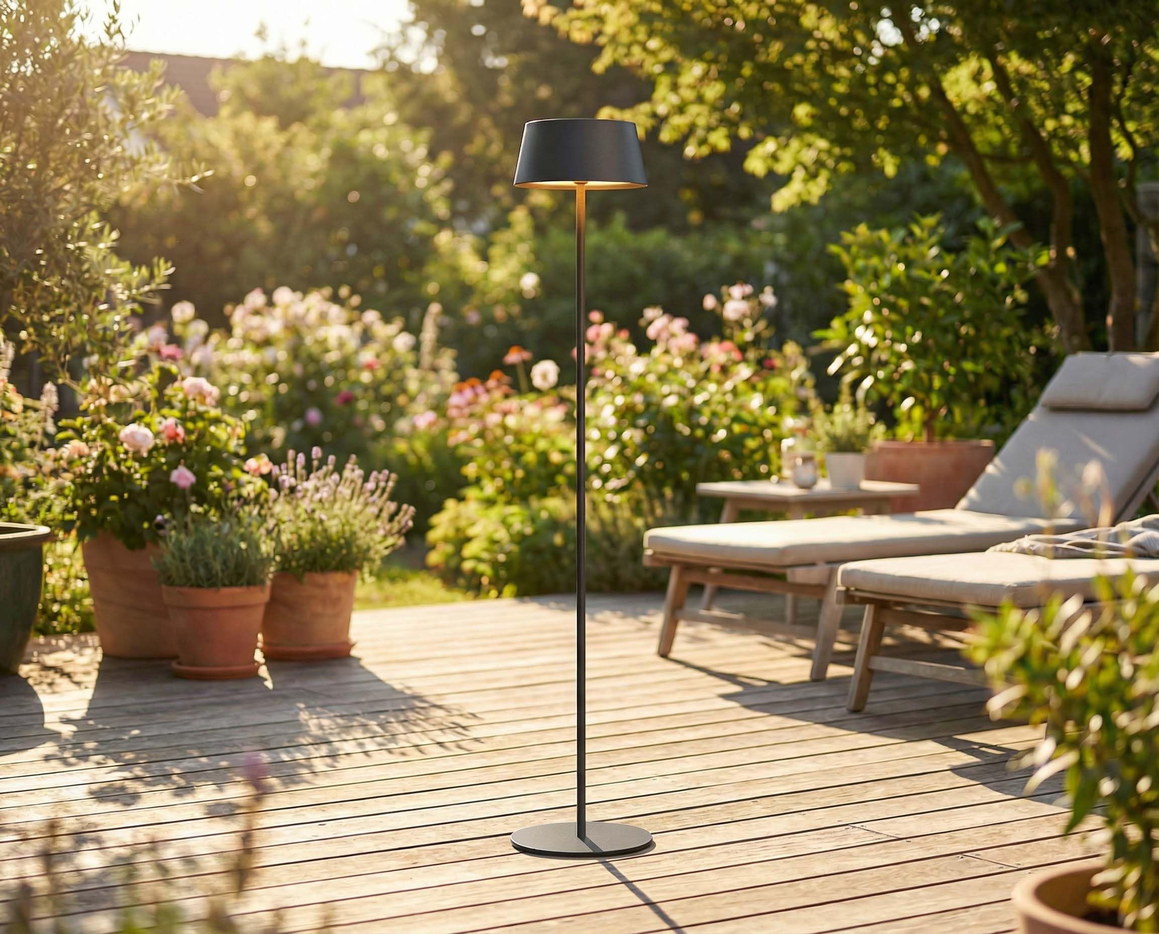 Northpoint LED Solar Stehleuchte dimmbar höhenverstellbar Dämmerungssensor Metall Garten warmweiß 3000K 150lm Schwarz