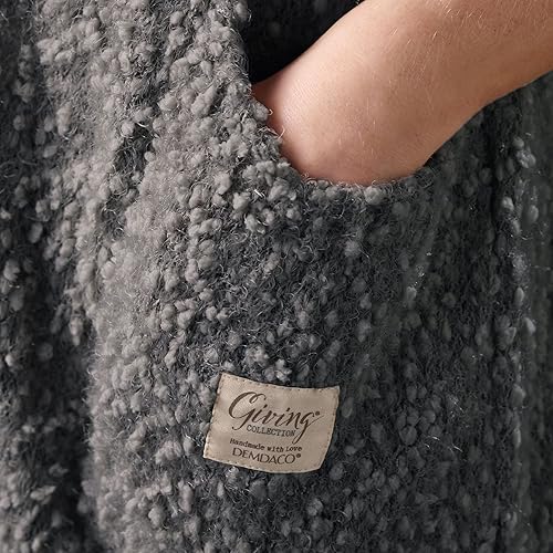 Vista 5 de DEMDACO Giving Shawl - Chal de punto suave de nailon para mujer, talla única, en caja de regalo