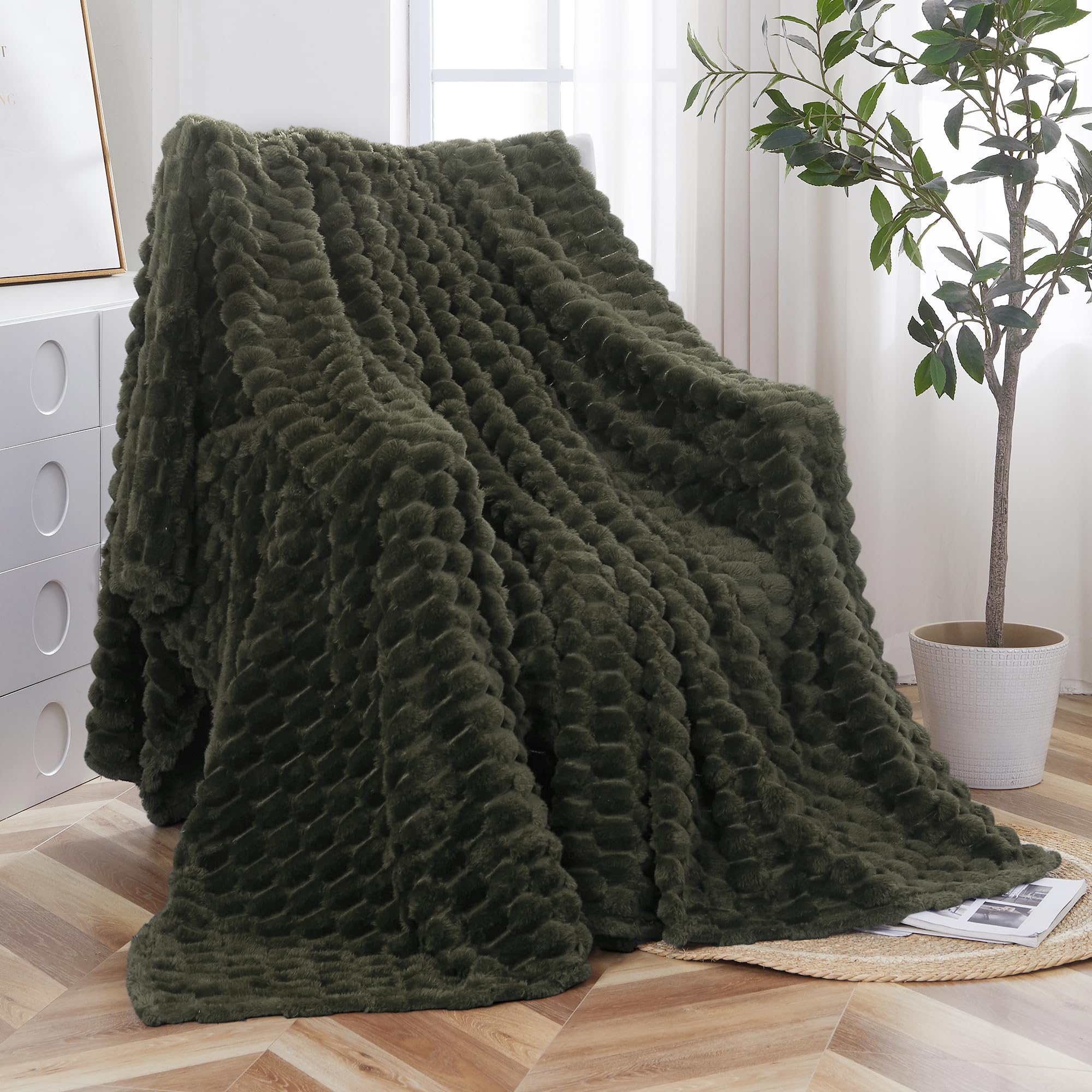 Photo 1 of Taliska 90"x90" Fleece Throw Blanket