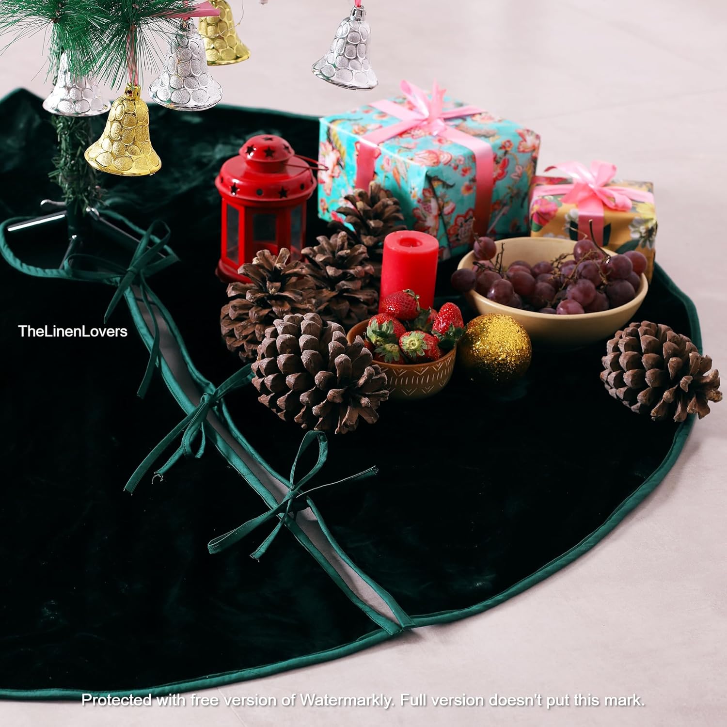 Labhanshi Christmas Tree Skirt, 48 Inch Velvet Tree Skirt, Boho Xmas Tree Mat for Holiday Farmhouse Decorations Rustic Luxury Tree Skirt, Emerald Green Tree Skirt