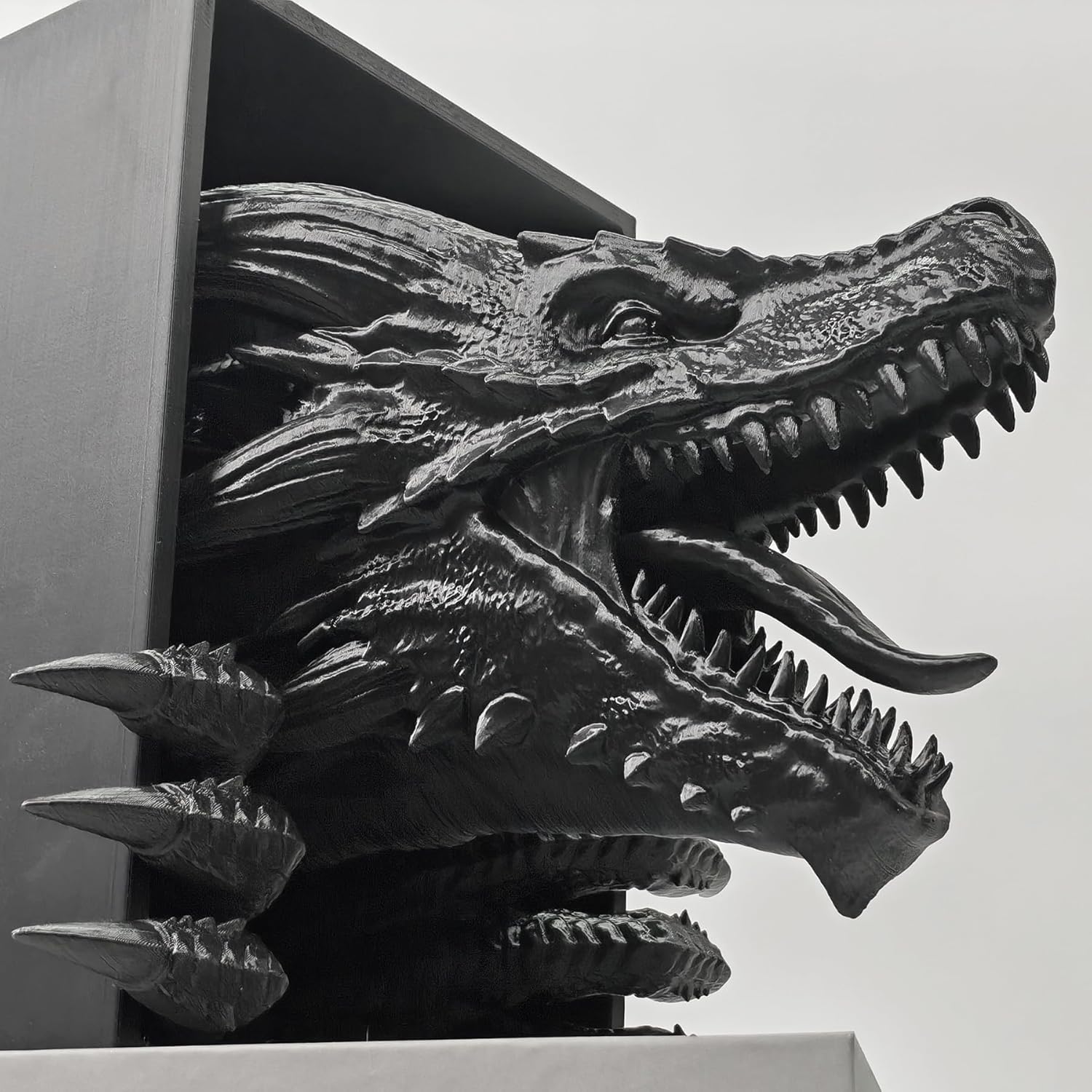 Black 3D Dragon Head Bookends - Sharp Fangs & Claws, Fantasy Decor for Home/Office Bookshelf (Black)