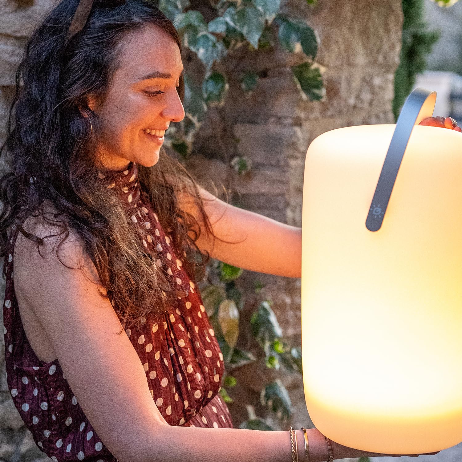 GuirLED Lampe Nomade d'extérieur Solaire & Secteur RGB+W 100% Autonome & Télécommandé