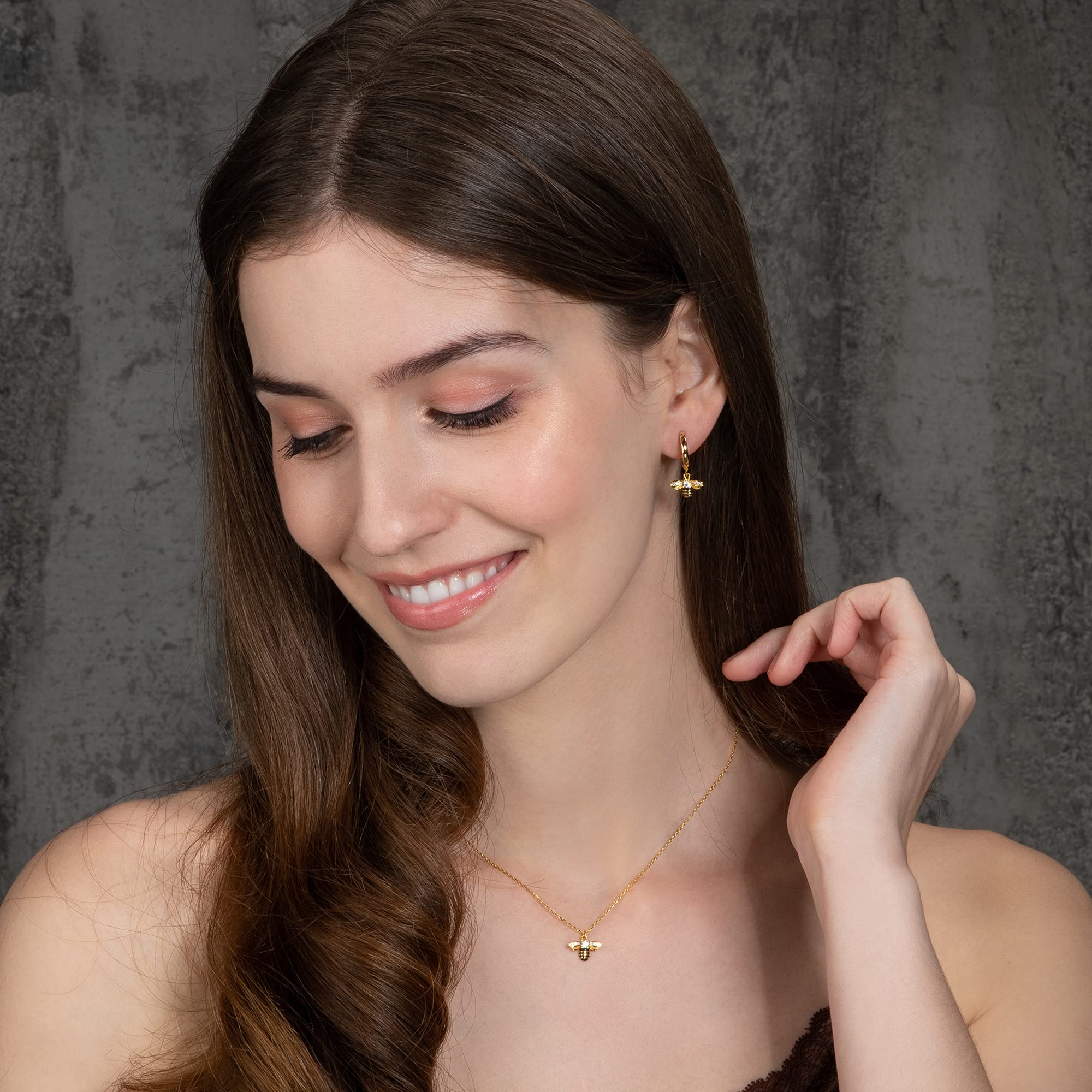 namana Bonitos aretes de aro de abejorro para mujeres y niñas, aretes de aro de plata 925 para mujer con dijes de abejorro, Plata de ley, Circonia cúbica