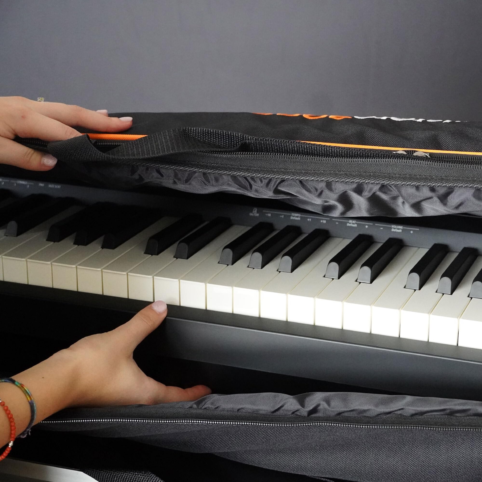 MS Piano Bag 88: Borsa SLIM Imbottita per Pianoforte Digitale 88 Tasti (140x25x14 cm) - Poliestere Antistrappo, Tracolle a Zaino, Tasca Frontale e Base Antiscivolo