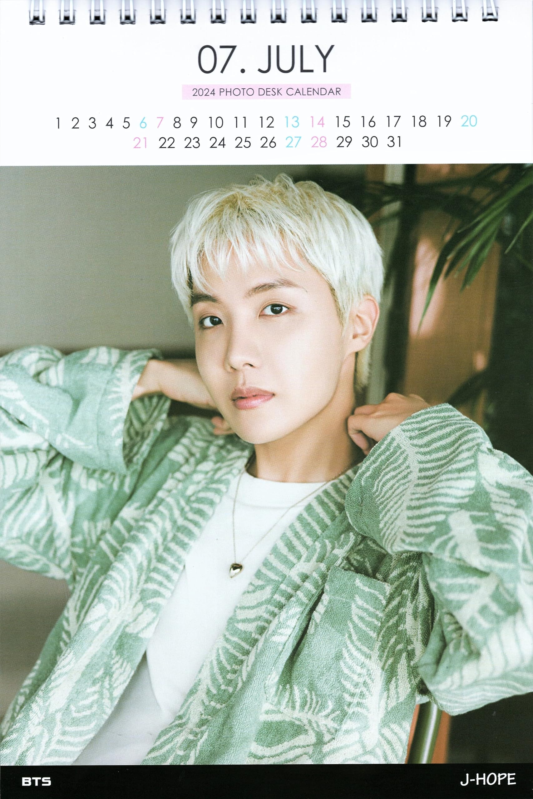 Amazon.co.jp: J-HOPE ジェイホープ ホソク グッズ 卓上 カレンダー 