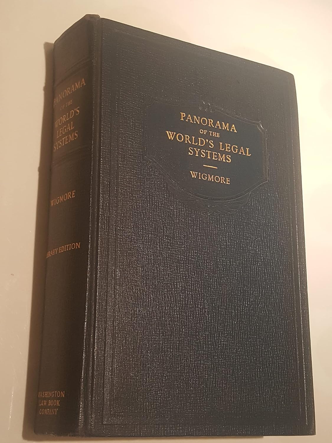 Panorama of the World's Legal Systems Wigmore, John Henry Amazon.in