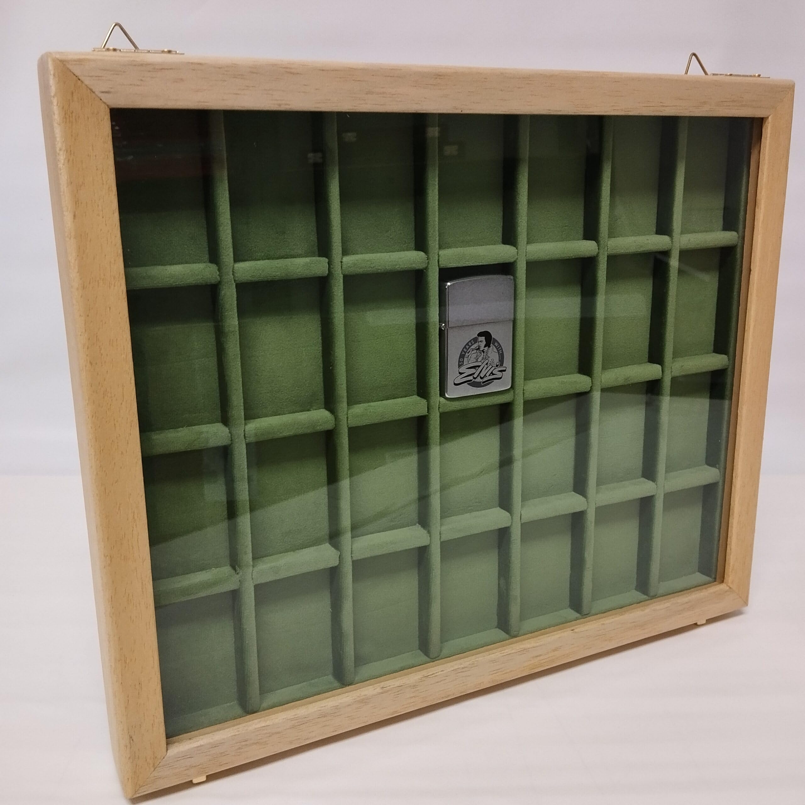 Espositore per accendini Zippo da collezione, vetrina in legno con vetro 28 scomparti, da tavolo o parete, artigianale Made in Italy - Coins&More