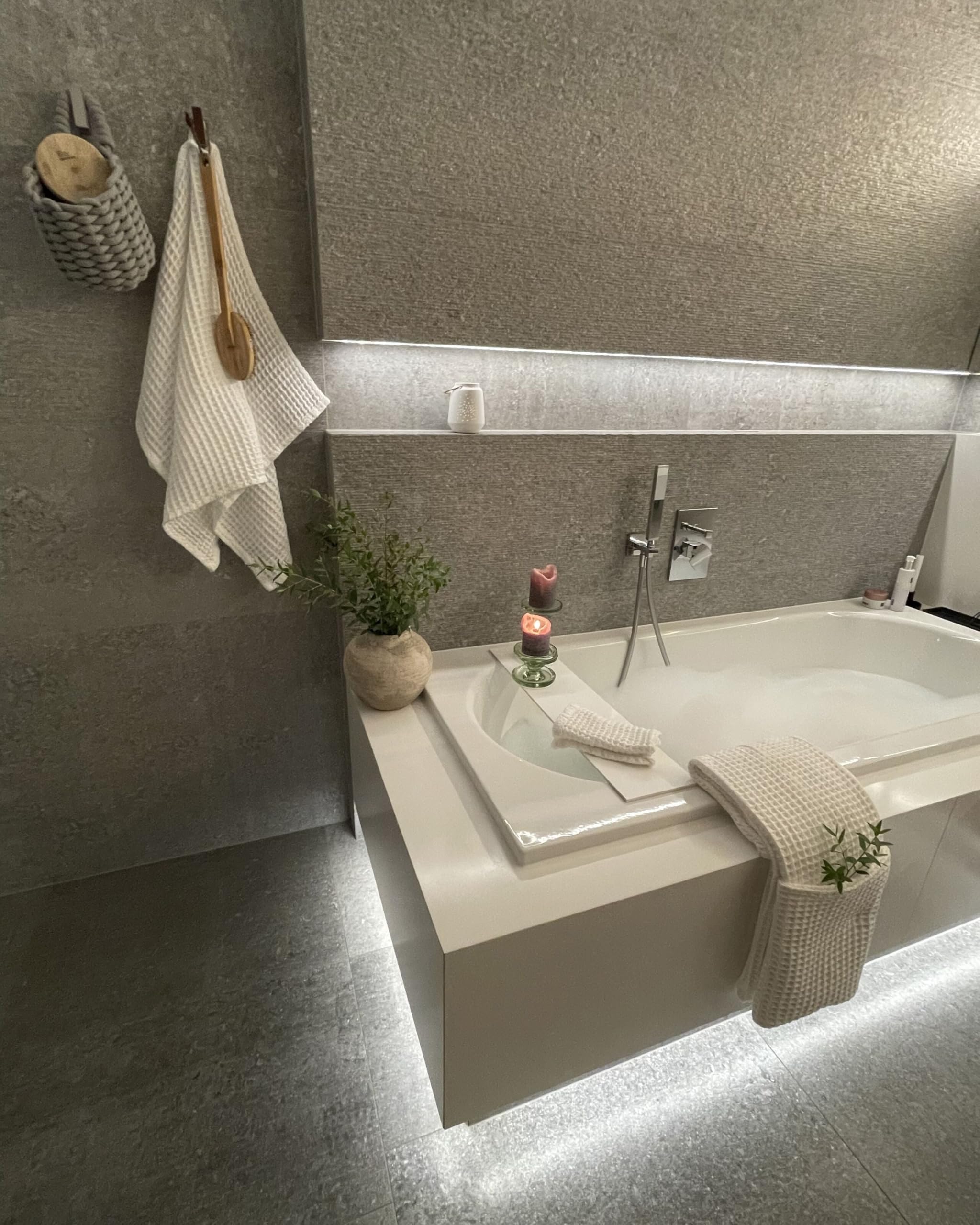 Beliani Conjunto de 11 Toallas Toalla de baño y Alfombrilla de baño de algodón Blanco Low Twist para Invitados Areora