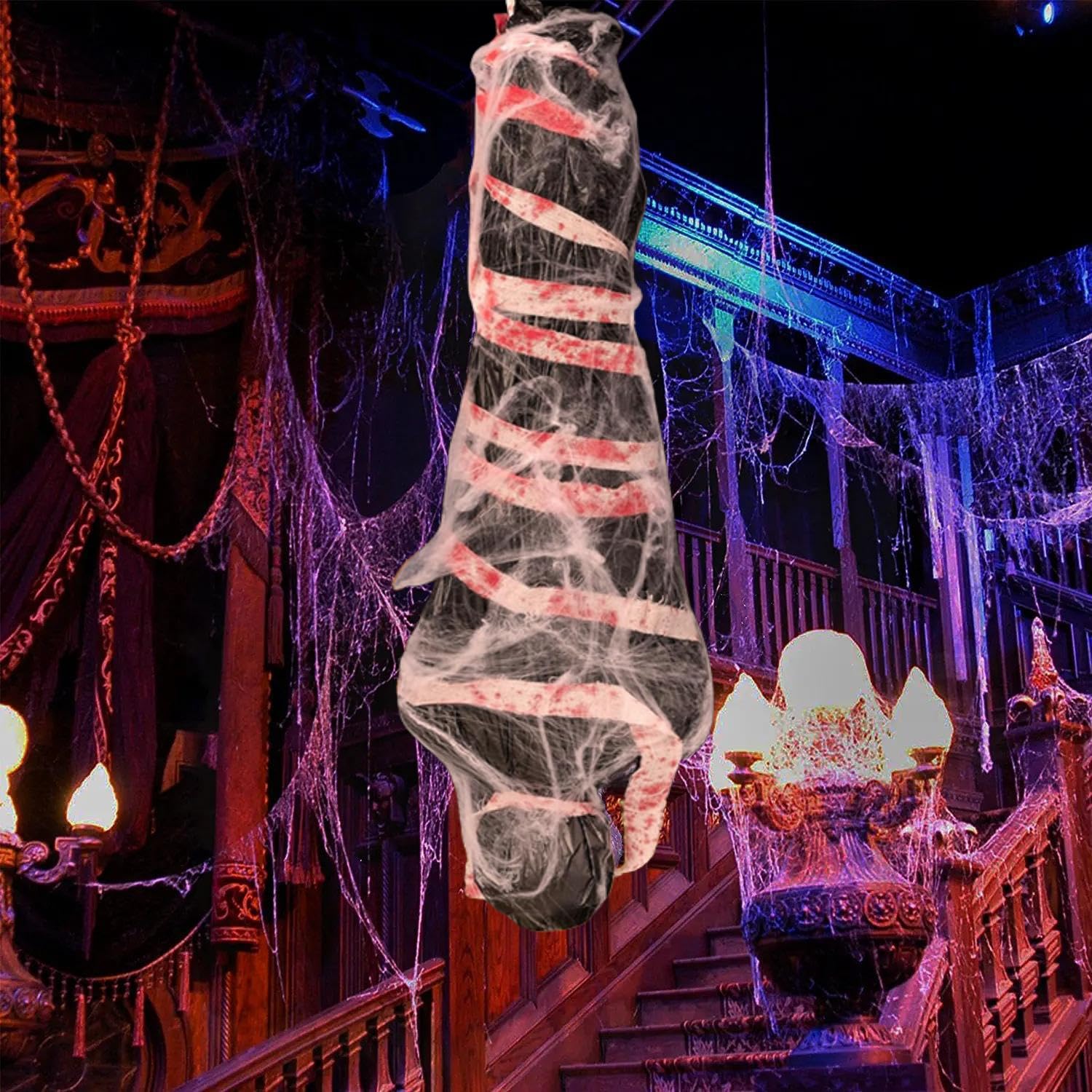 Faux cadavre d'Halloween pour effrayer vos voisins sans encombrer votre garage