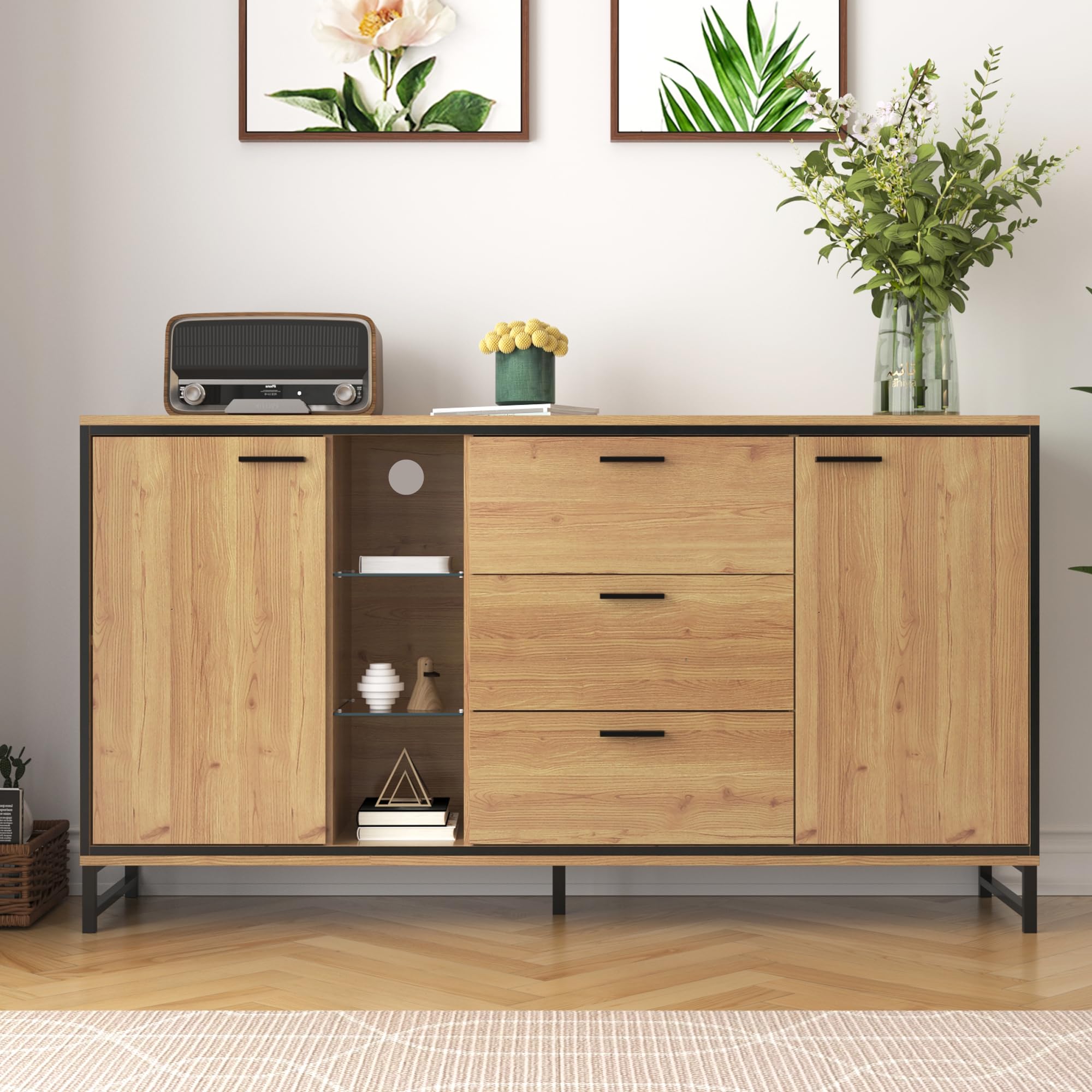 Credenza a tre cassetti con due ante Squisita venature credenza moderna in colore legno con ripiani - mobili eleganti e funzionali, colore legno e nero.