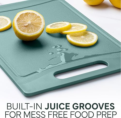 Vista 29 de COOK WITH COLOR Juego de tablas de cortar antideslizantes, esenciales de cocina con mango de fácil agarre para carne, verduras y frutas, 3 tablas