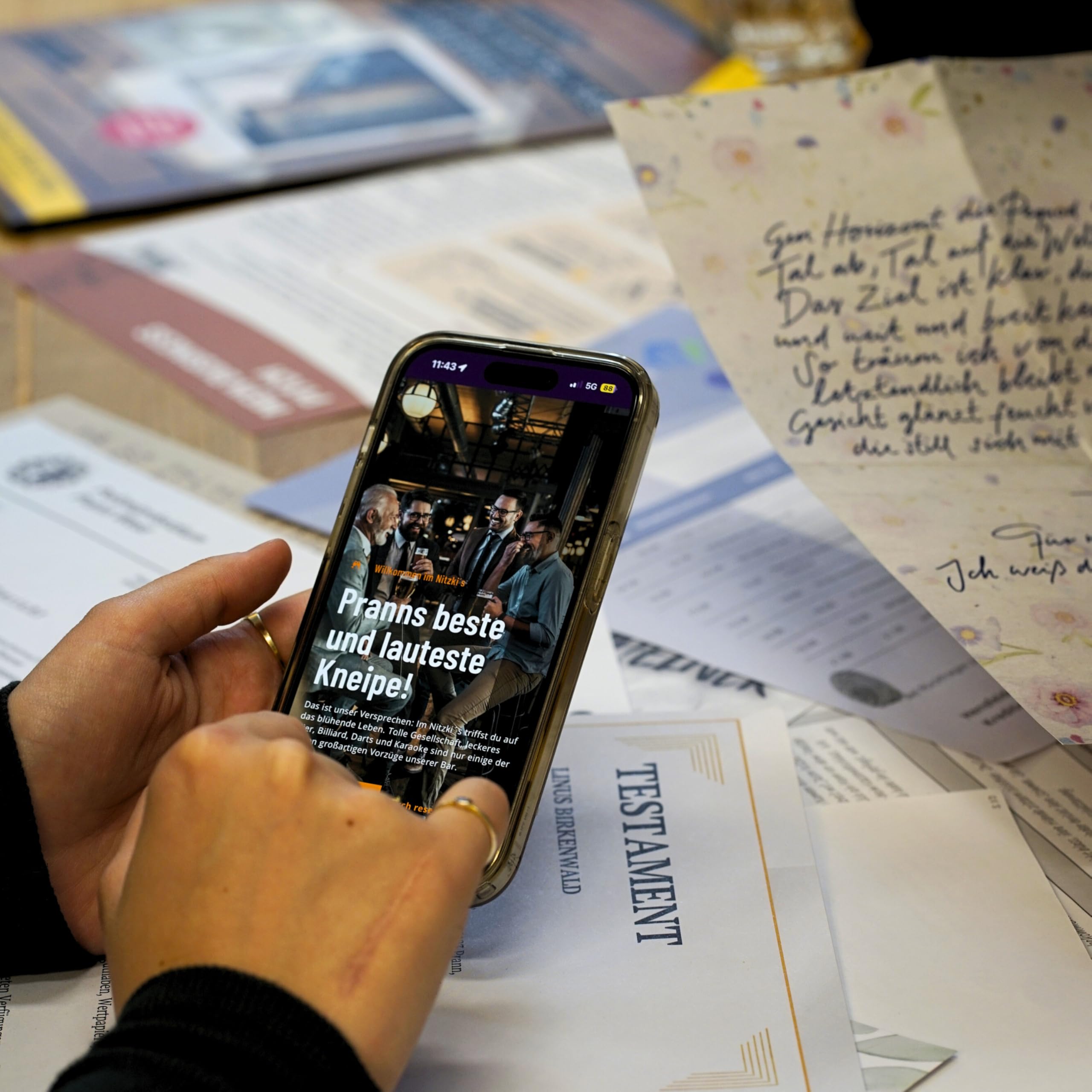 topp Archivos de Crimen – Fallakte: Das letzte Kapitel Des L. Birkenwald – Das geniale Krimispiel mit über 30 Beweismitteln: Tatort Escape Room – AB 10 Jahren – für 2–4 Spieler