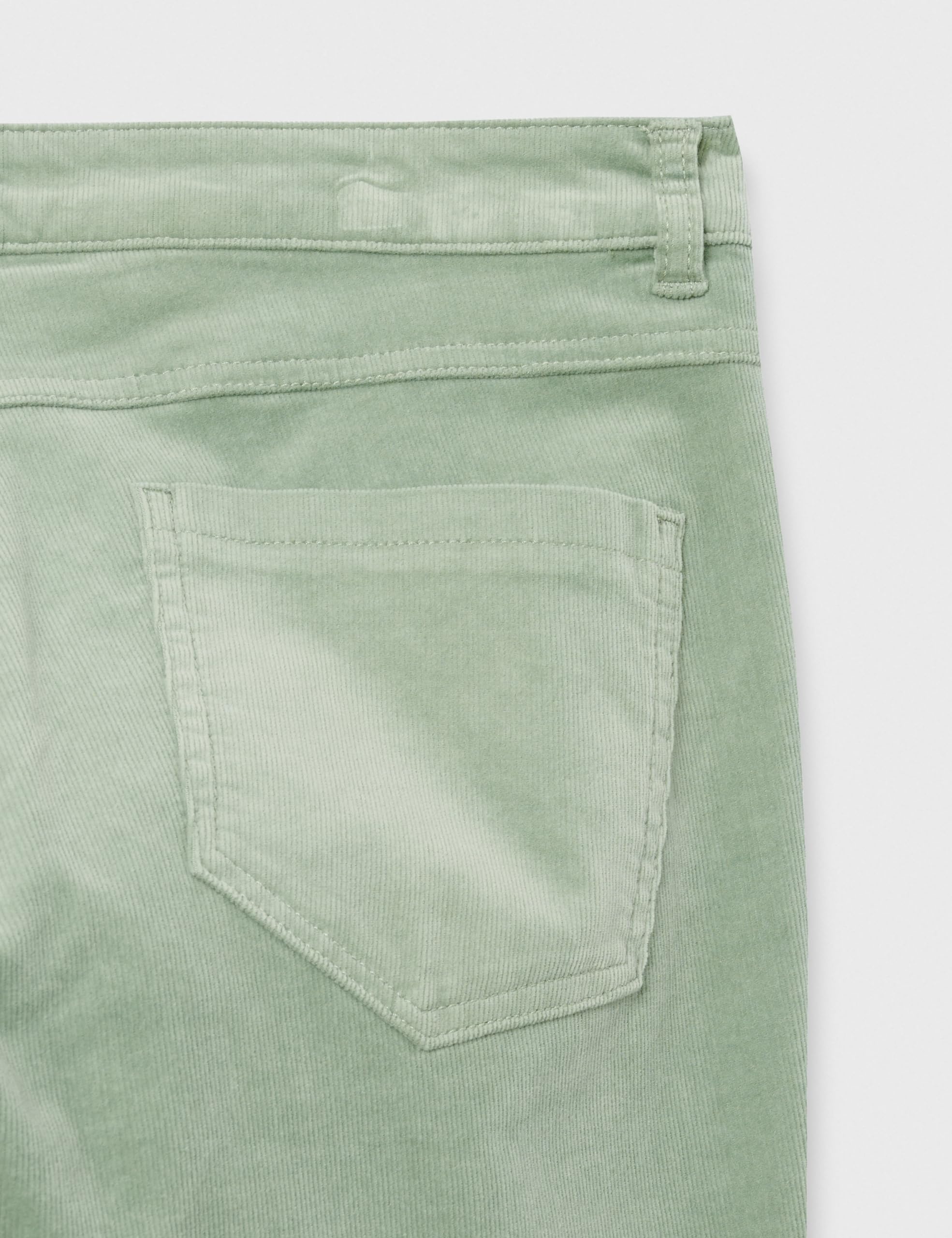 s.Oliver Damen Hose – Slim Fit Cord mit 5-Pocket-Form