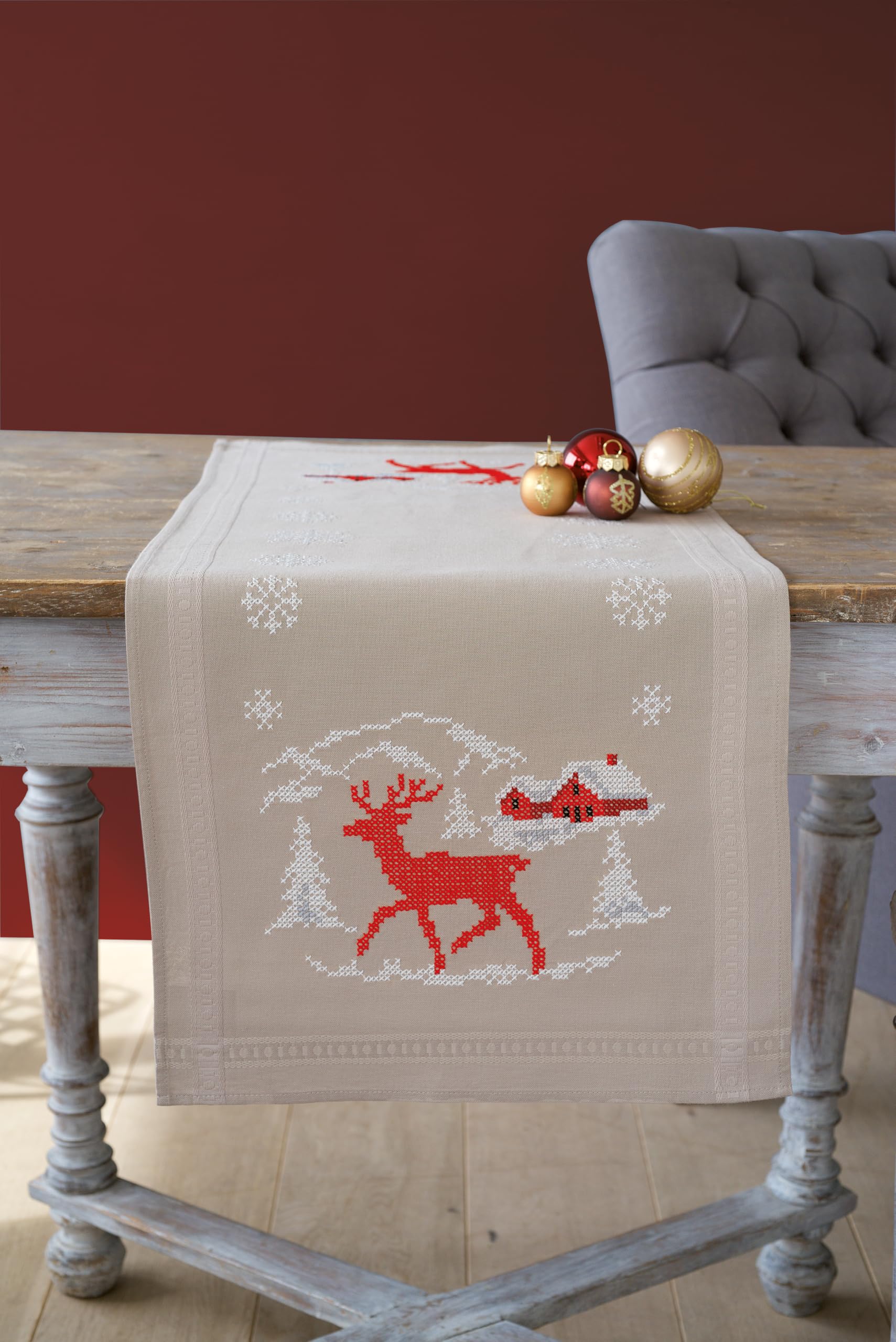 Vervaco Kit Point De Croix Pré-Imprimé Chemin De Table HIVER NORVÉGIEN Broderie Kit Complet Adulte Loisir Créatif Maison Decoration Manuelle Table Cadeou DIY ca. 40 x 100 cm Cross Stitch Embroidery