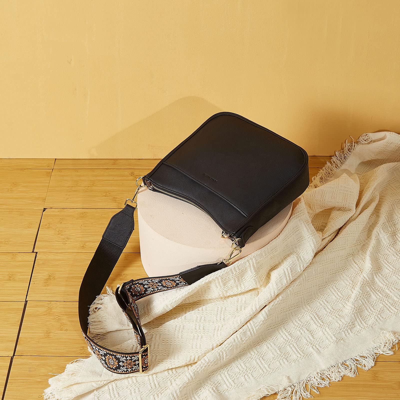 BOSTANTEN Handtasche Damen Mittelgroß Umhängetasche Leder für Frauen | Crossbody Bag mit Verstellbarem Breitem Farbigem Gurt, Tasche mit Vielen Fächern, Schultertasche für Alltag Unterwegs