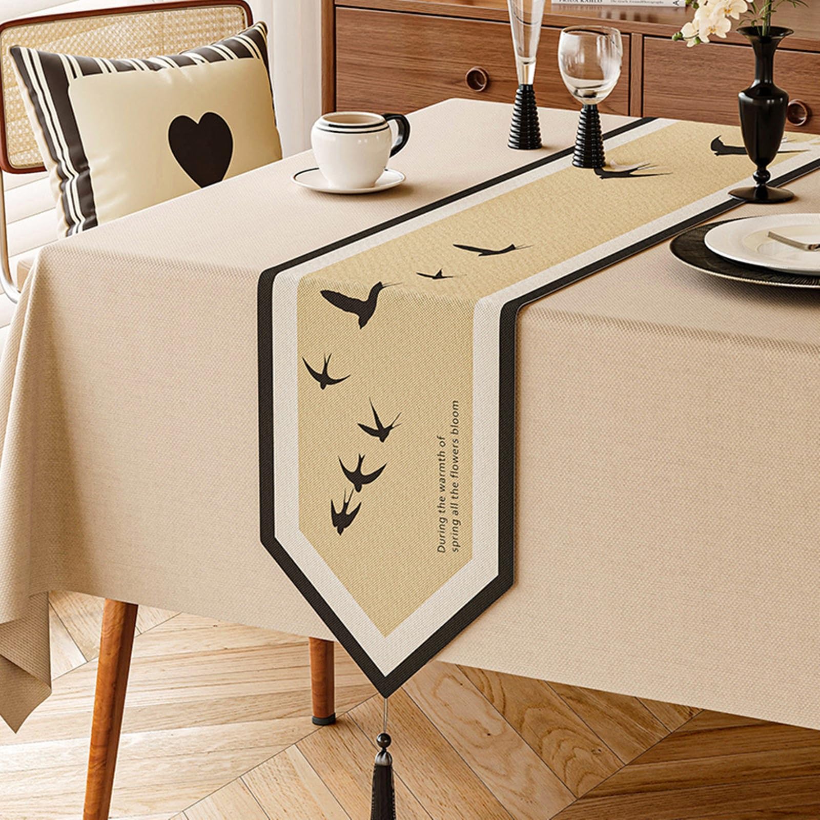 Runner da Tavolo Cotone Lino 30x200 cm, Runner da Tavola Moderno Lavabile Motivo Rondini con Nappe Decorazioni Matrimonio Tavoli per Cucina, Beige Giallo Nero