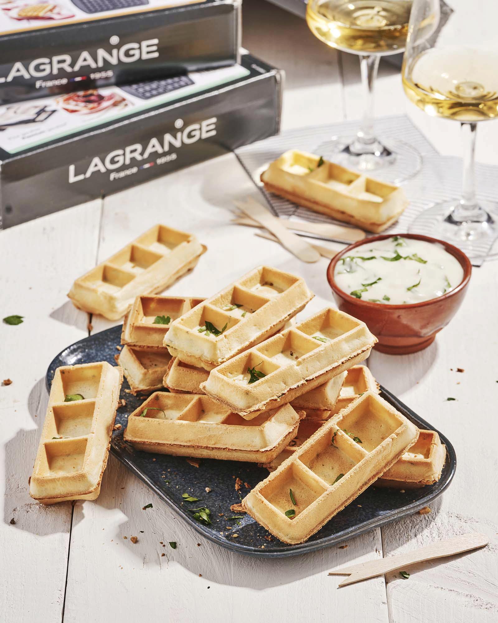 LAGRANGE Zestaw mini gofrów, kompatybilny ze wszystkimi gofrownicami "Premium", płyty z odlewu aluminiowego, dwuwarstwowa powłoka nieprzywierająca, 010622, czarny