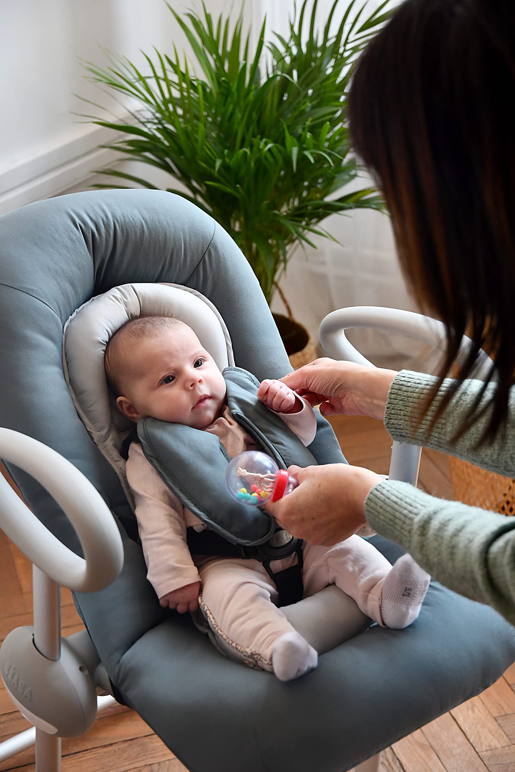 BÉABA, Transat Up & Down IV, Transat Réglable en Hauteur, Unisexe pour Bébé et Enfants, 3 Positions d'Inclinaison, Harnais Sécurité 5 Points, Réducteur de Naissance, Cosy mineral
