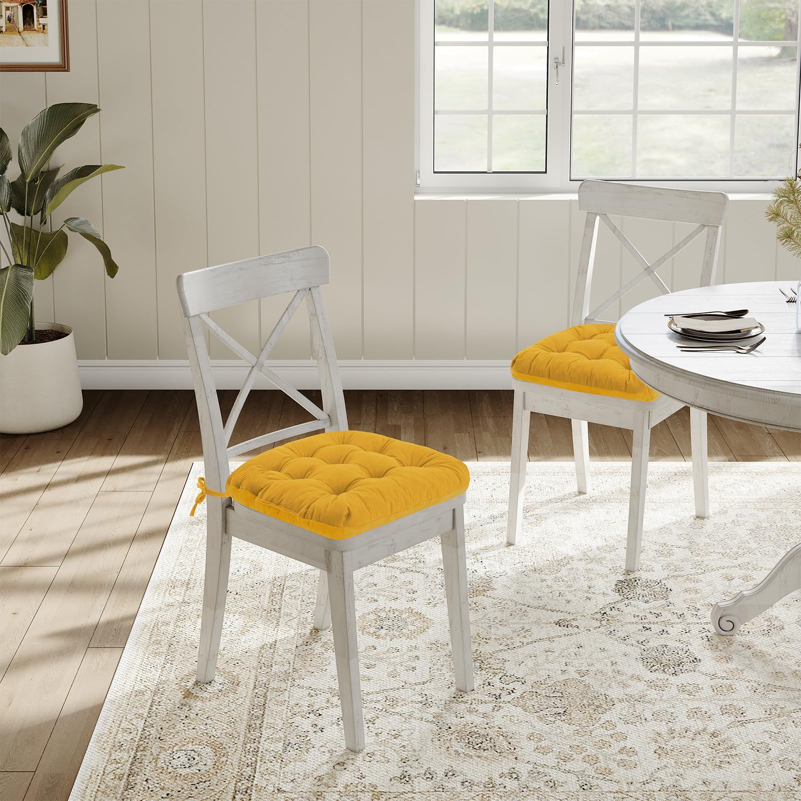 Juego de 2 cojines para silla, 45 x 45 x 7 cm, amarillo, cómodos cojines de pana y terciopelo de cristal con lazos, ideales para comedor, oficina, salón y sillas de jardín, relleno de alta
