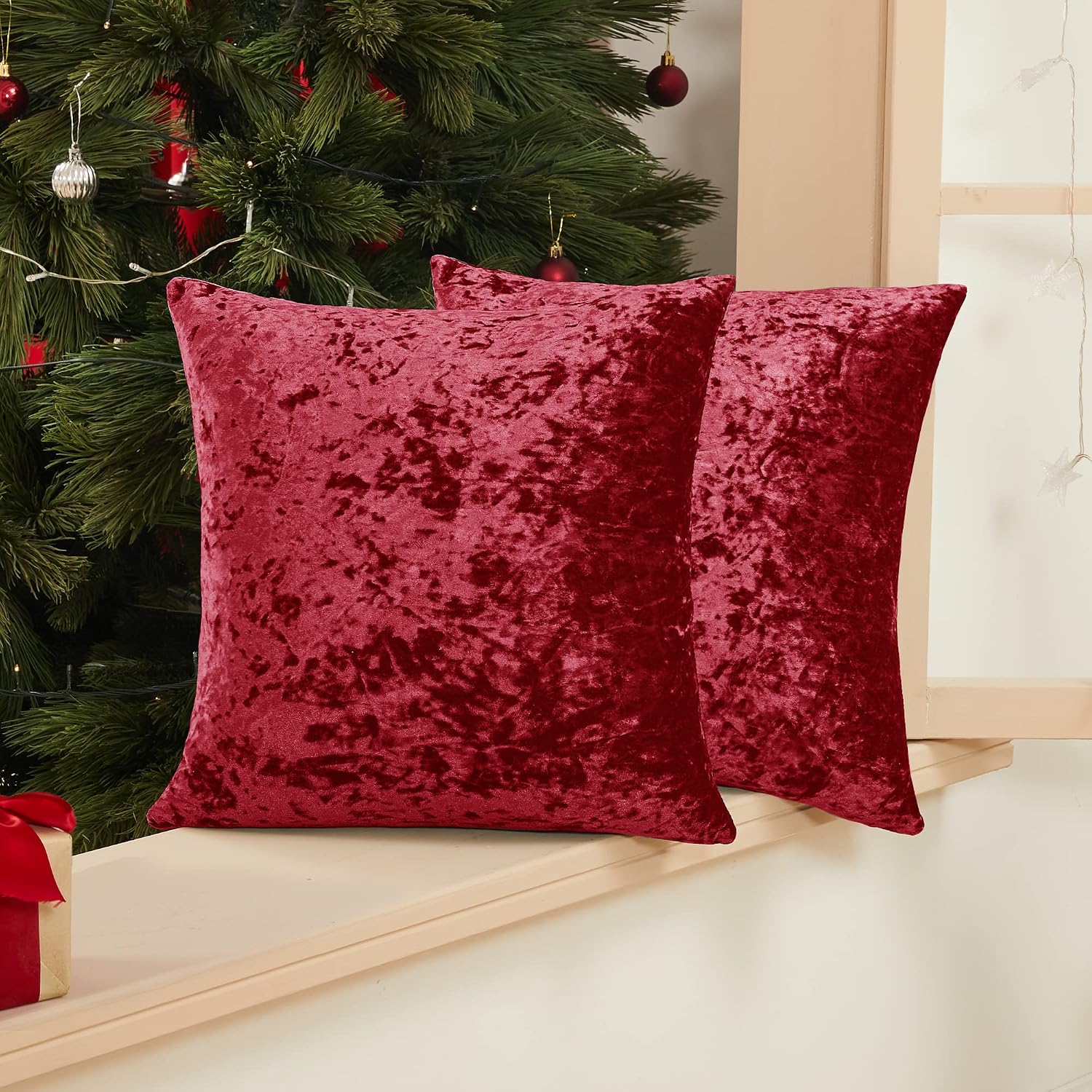 Deconovo Red Velvet Decorative Throw Pillow Covers, Soft Cushion Cover for Sofa Bed - Set of 2, 20x20 Inch