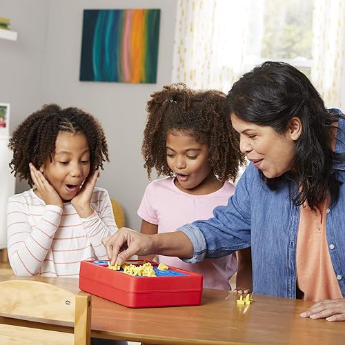 Miniatura 9 de Hasbro Gaming Juego de perfección para preescolares y niños a partir de 5 años, formas y piezas de estallido, juegos de mesa preescolares para 1 o