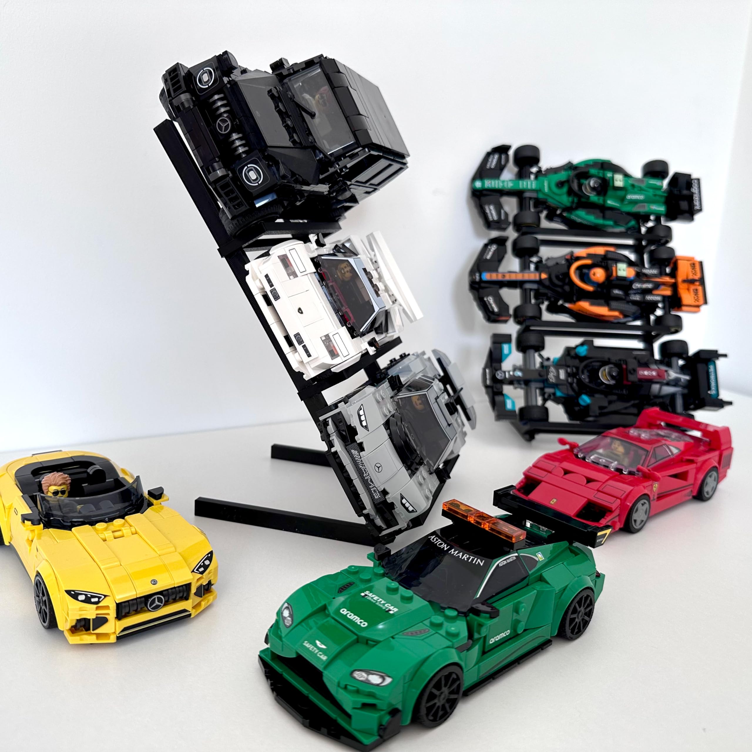 Présentoir pour voitures LEGO Speed Champions – Support à 60° | Installation sans outils | Peut contenir 6 voitures | Extensible horizontalement