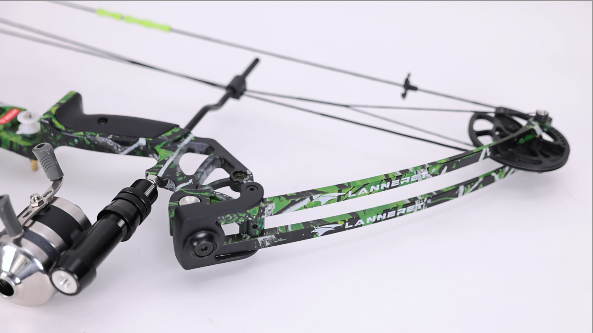 Compound Bowfishing Kit – 33" Axle-to-Axle, 0-70 Lb Draw Weight, 24-30" Draw Length, Complete With Reel & Arrows