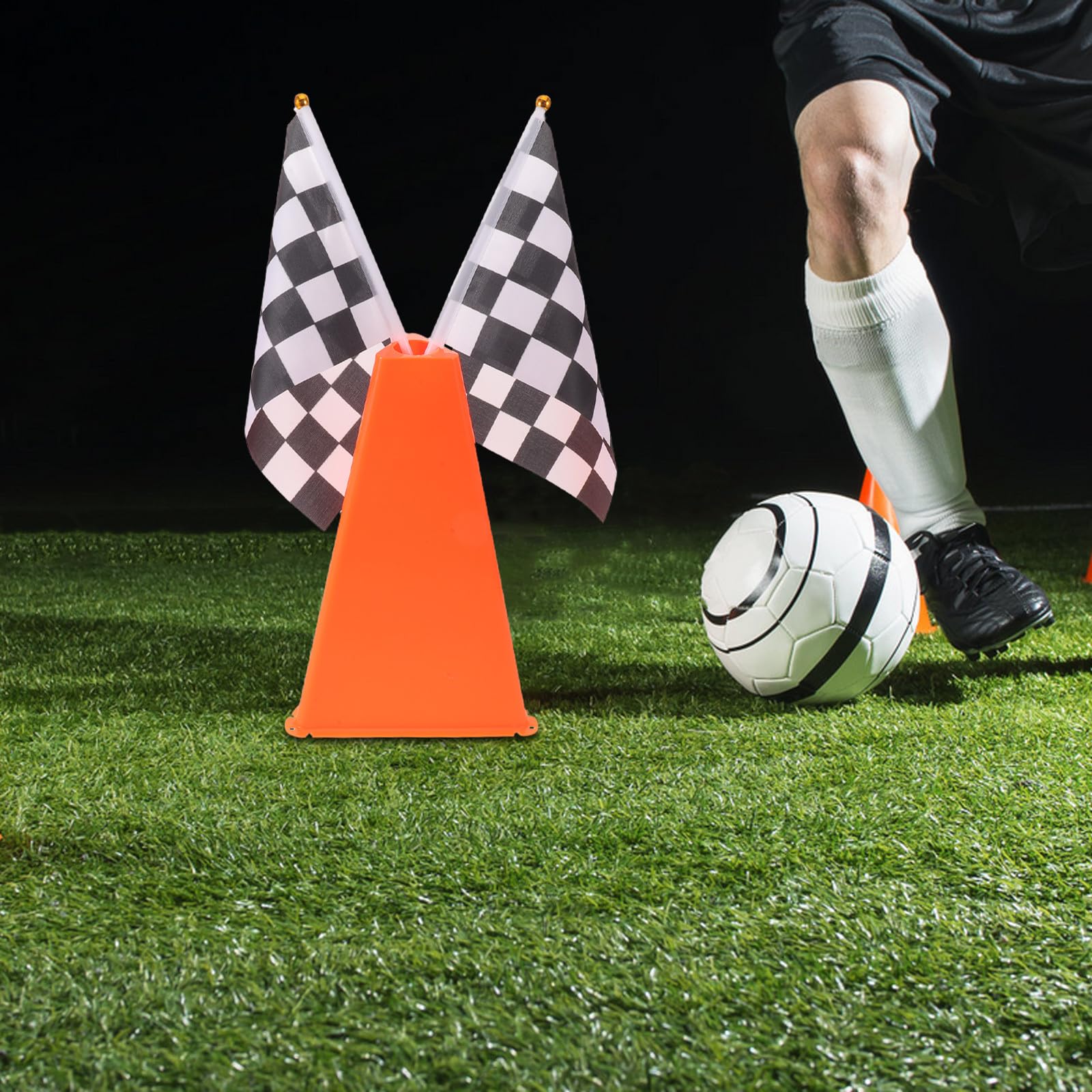4 Juegos de Mini Conos de tráfico con Banderas a Cuadros de Carreras, Conos de Seguridad Deportivos Naranjas, marcadores de práctica de fútbol y Baloncesto para práctica de conducción