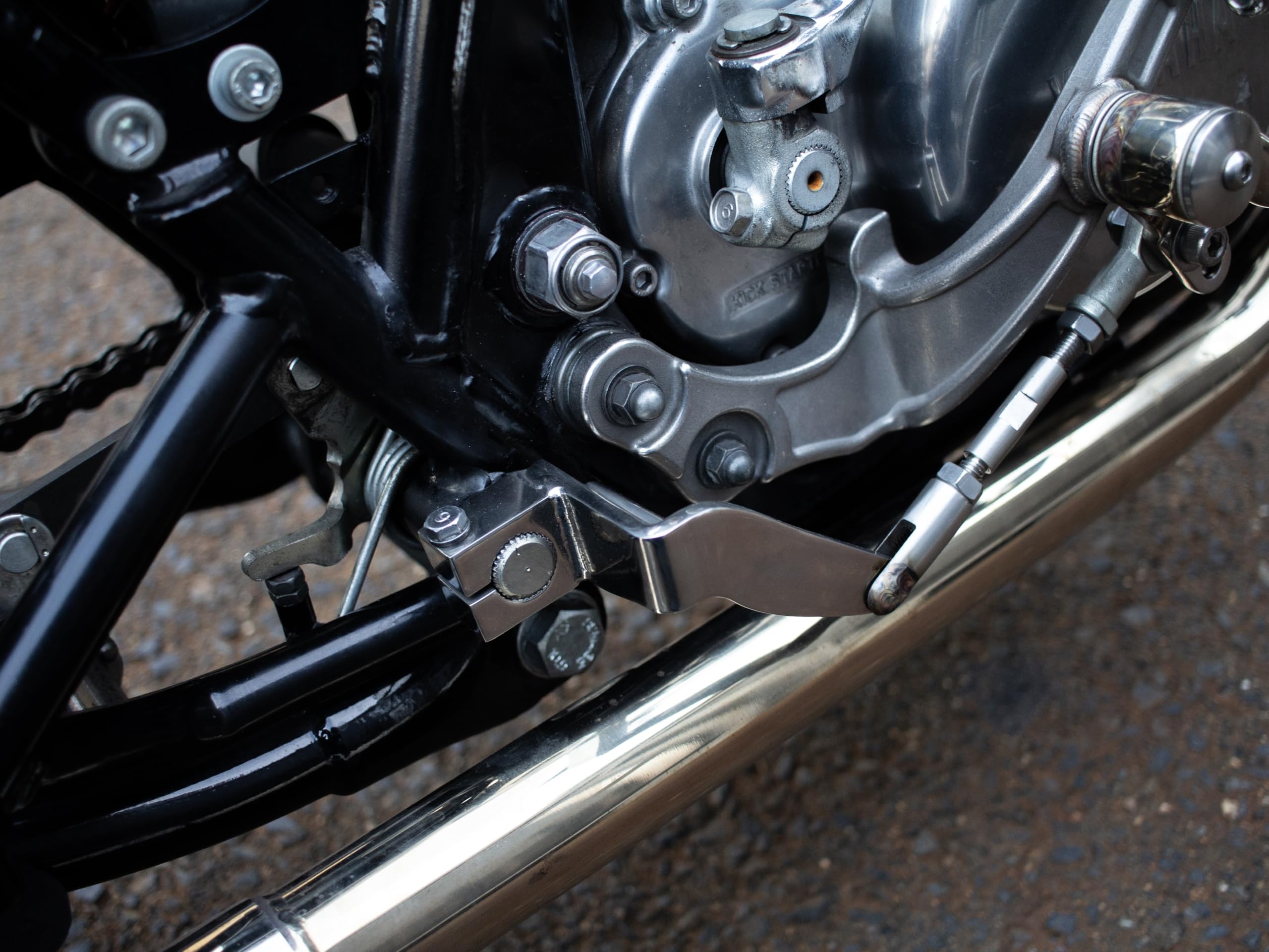 Amazon | MOTOR ROCK SR400/500用 ミッドハイステップキット MR-SM100H