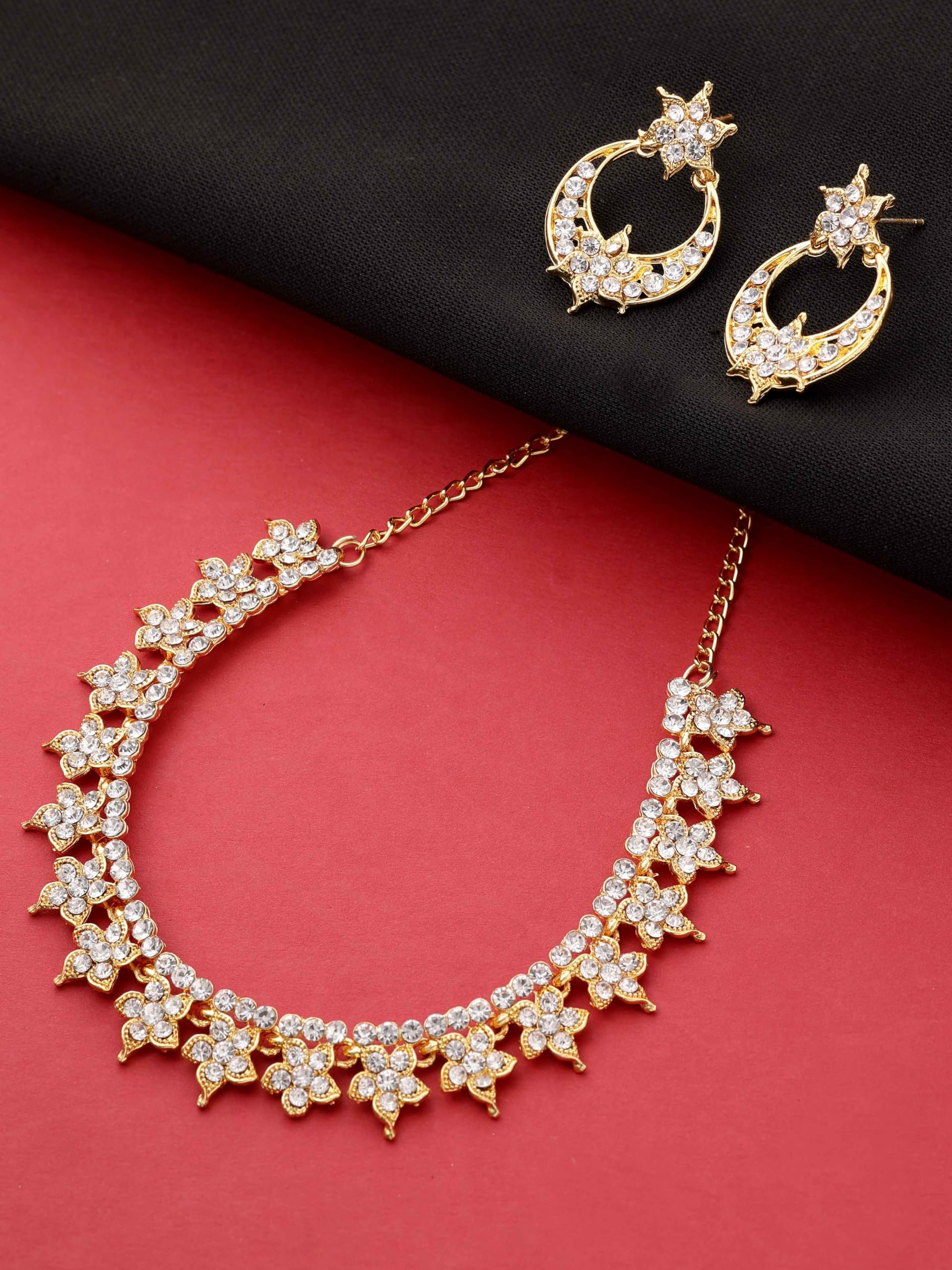 Samyuktha Kwiatowy fantazyjny kamień wysadzany ćwiekami choker naszyjnik zestaw dla kobiet - złoty, metal, bez kamienia szlachetnego, Metal, Bez kamieni szlachetnych