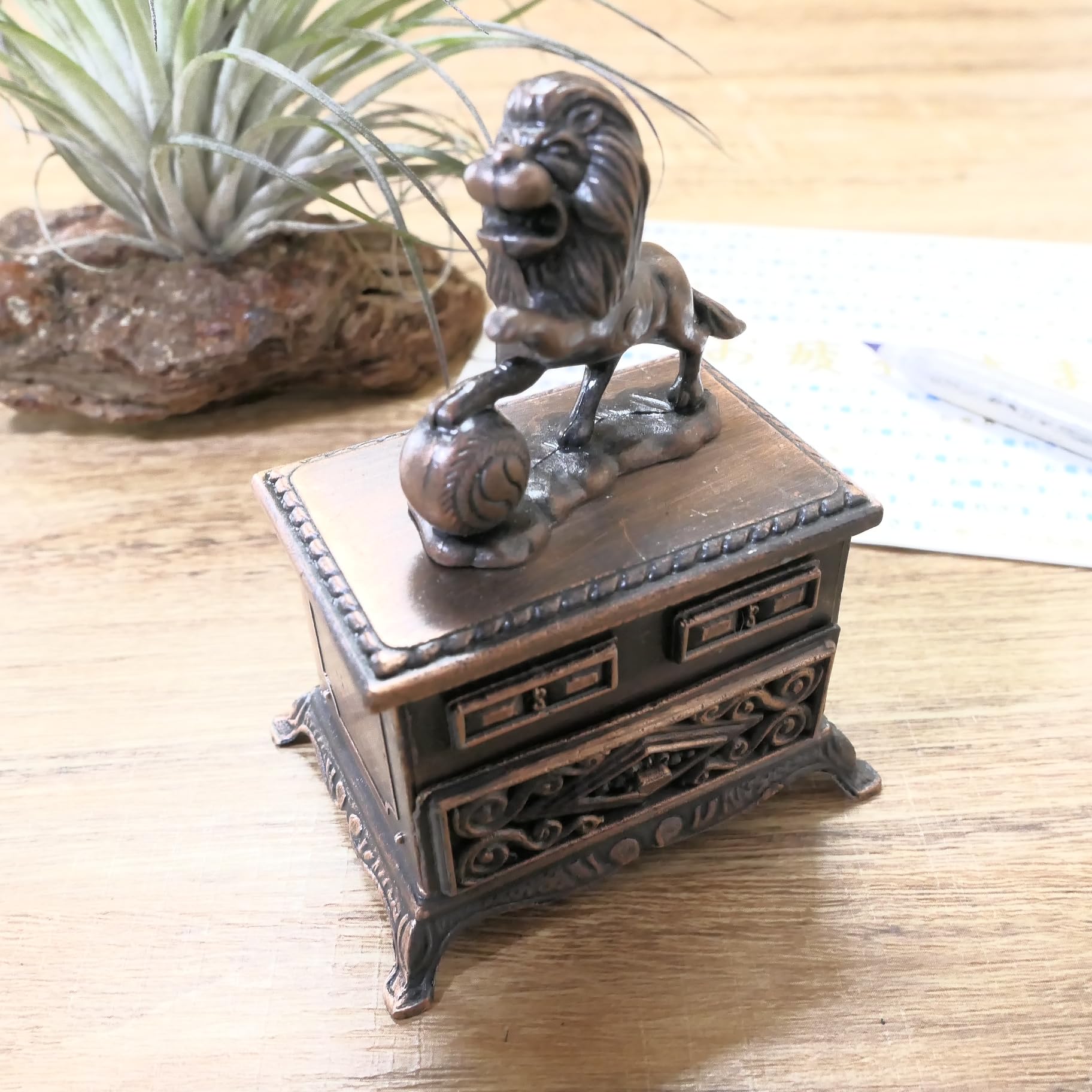 Amazon.co.jp: 鉛筆削り オスライオンの置物 レトロな鉛筆けずり