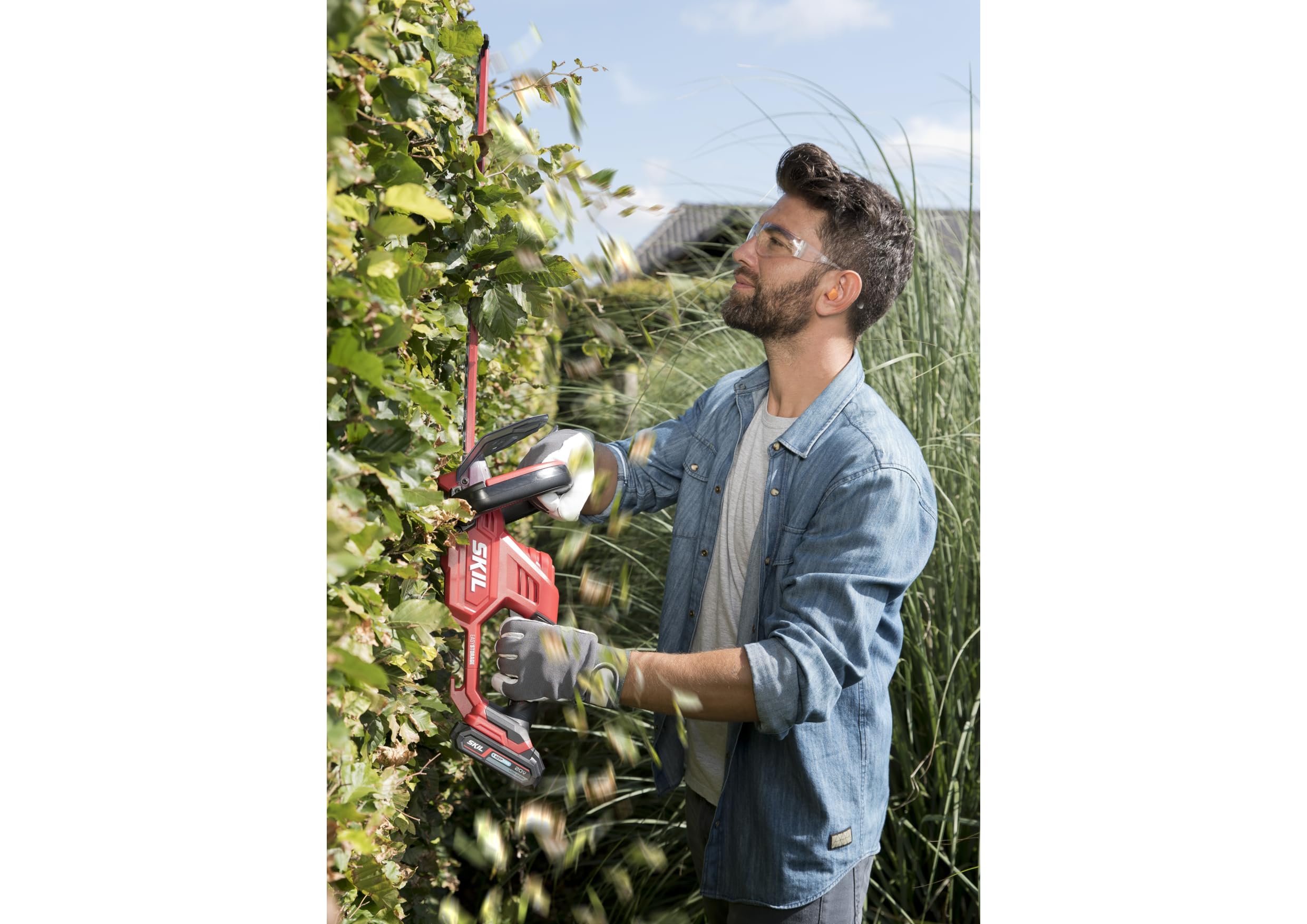 Skil Akku-Heckenschere 0430CA 55 cm „20V Max“ (18V) – Heckenschere mit ergonomischem Design und Sägefunktion – Ideal für Hecken, Sträucher und dickere Äste GH1E0430CA