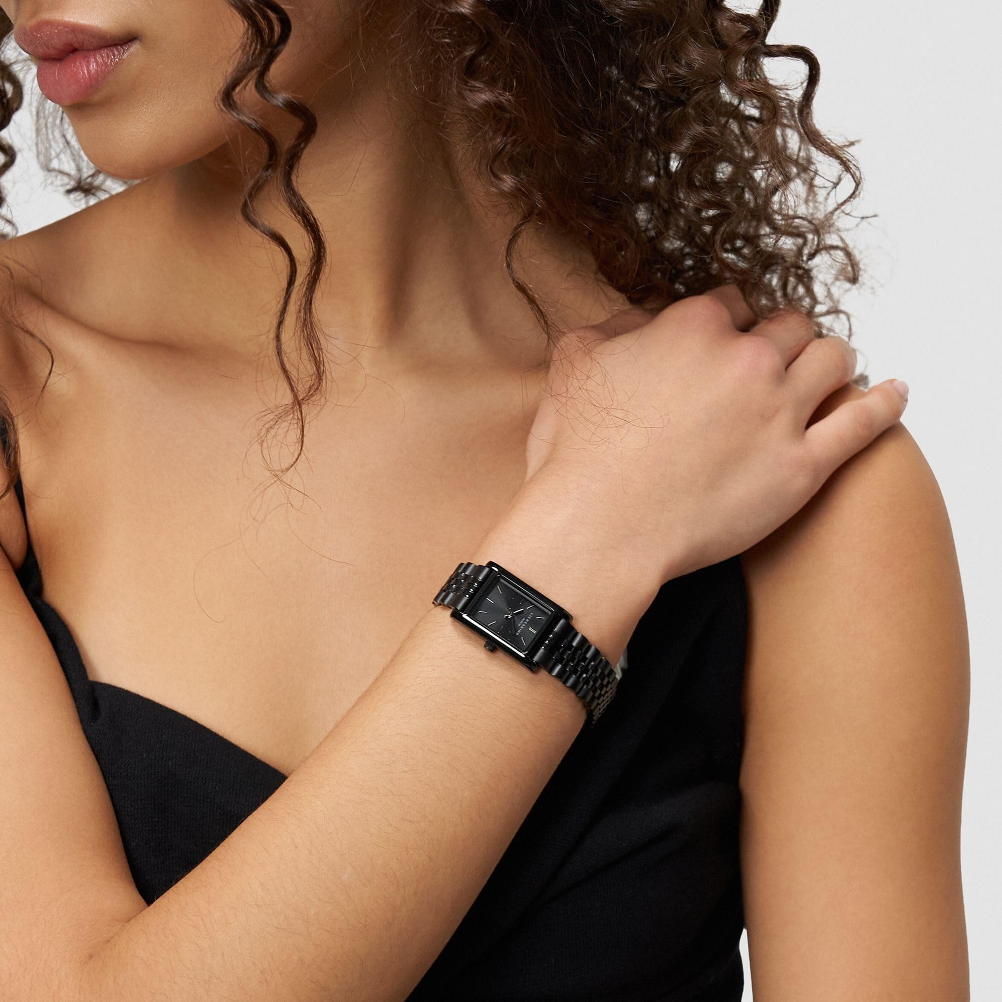 Liebeskind Berlin Damen Armbanduhr – Vintage Quarzuhr 21 x 31,5 mm – Rechteckiges Gehäuse – Edelstahlarmband – 3 ATM wasserdicht – Perfekt für den Alltag