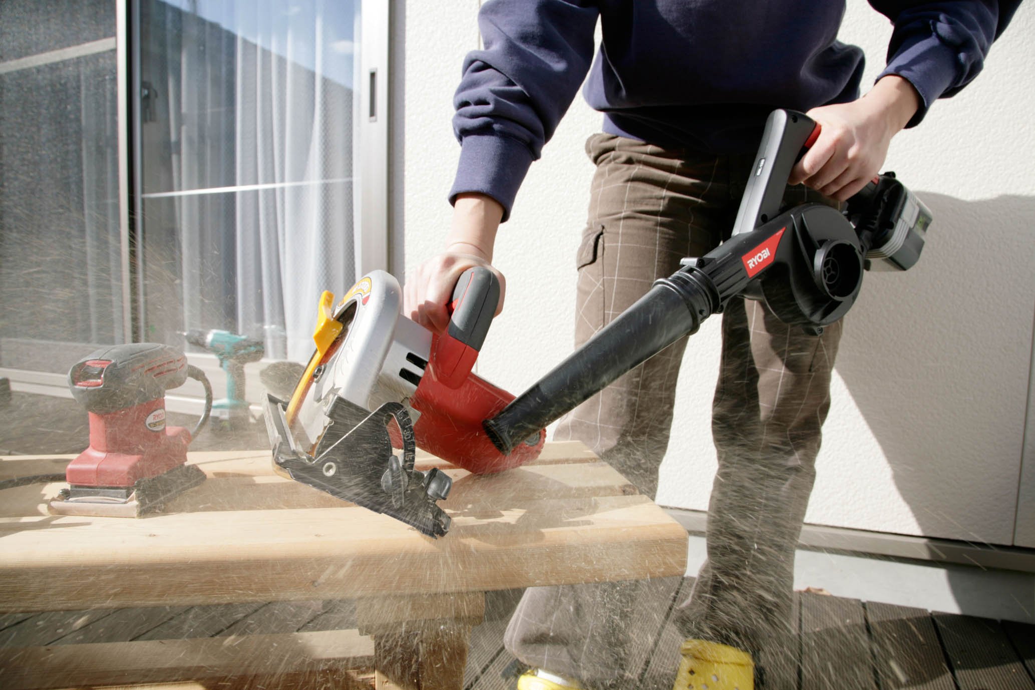 RYOBI 充電式ブロワ BBL-140 フルセット仕様 リョービ フルセット充電式ブロワ4351100 BBL-140 リョービ｜RYOBI