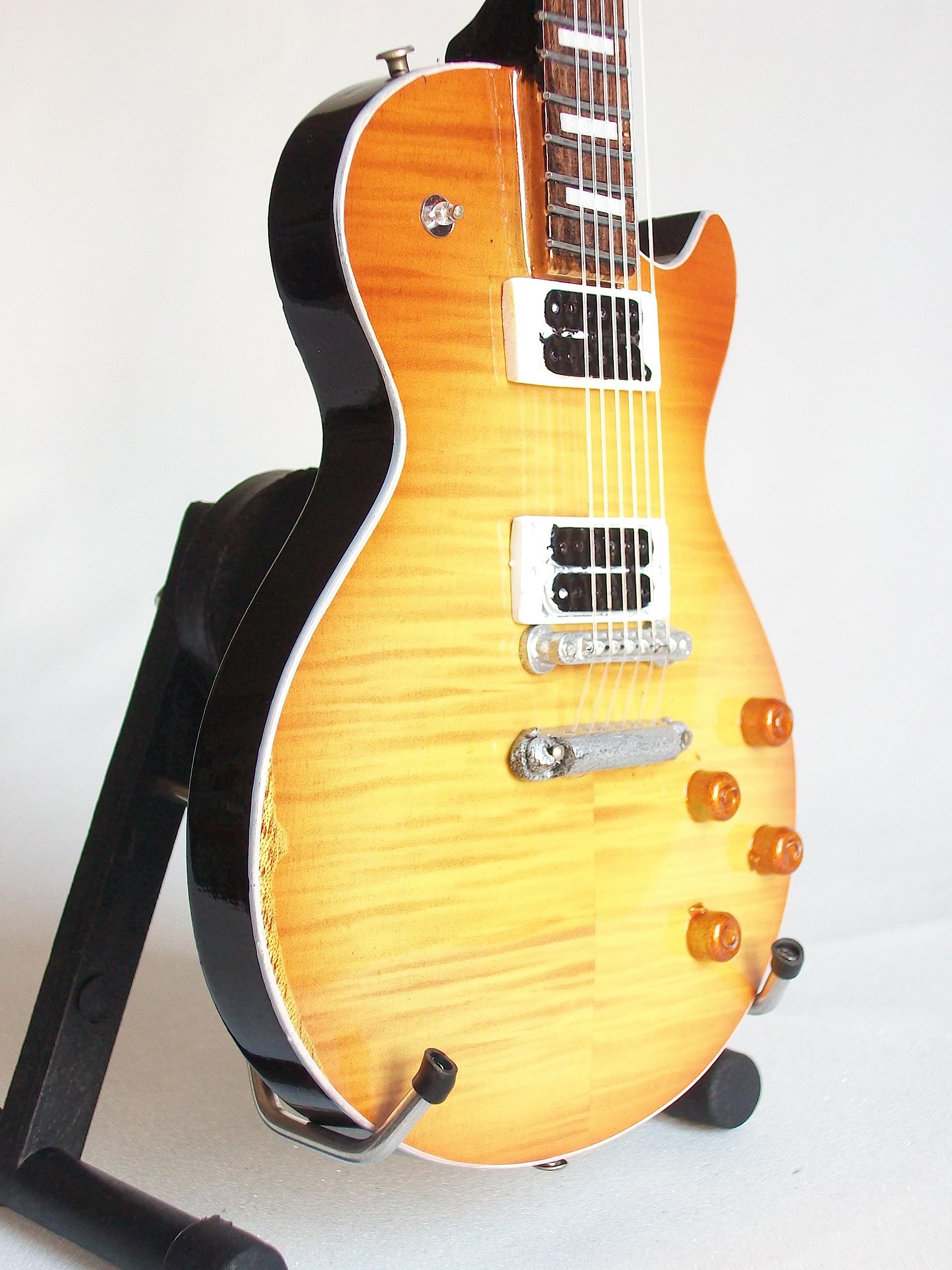 Guitare miniature style Les Paul "Appetite burst" de Slash
