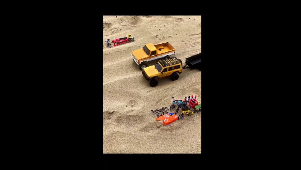 Amazon.co.jp: FMS 1/18スケールRCクローラー ホビーラジコン FCX18