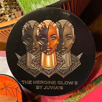 Juvia's Place Highlighter Heroine Glow II - Highlighter Powder, Baked Highlighter, Shimmer Highlighter Makeup, Long-Wearing & Illuminating Cheek Highlighter - Suitable for all skin tones