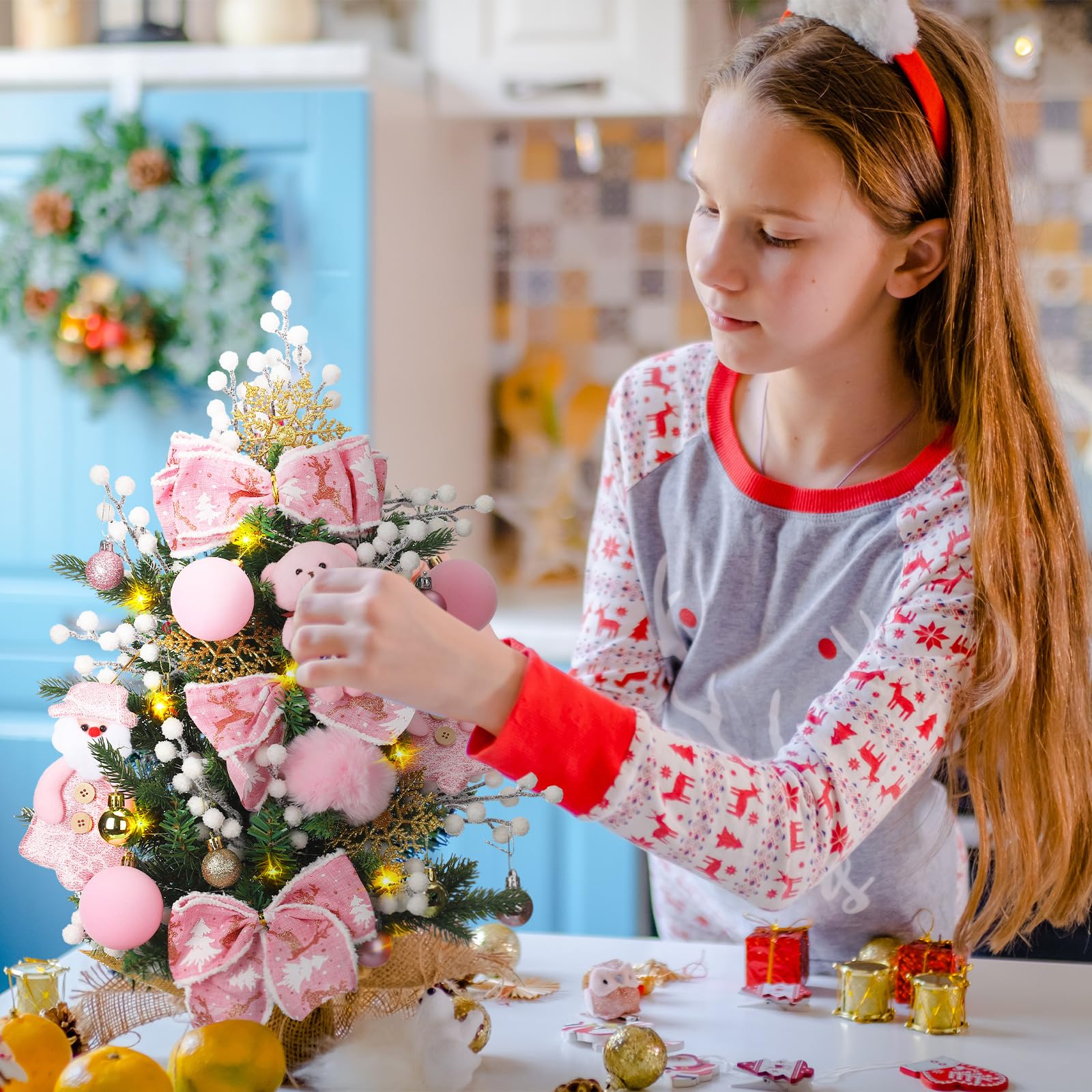 Vesici Mini sapin de Noël artificiel rose de 50 cm avec lumières DEL – Petit sapin de Noël artificiel avec ornements à suspendre – Ours Père Noël bonhomme de neige pour la maison, le bureau, la