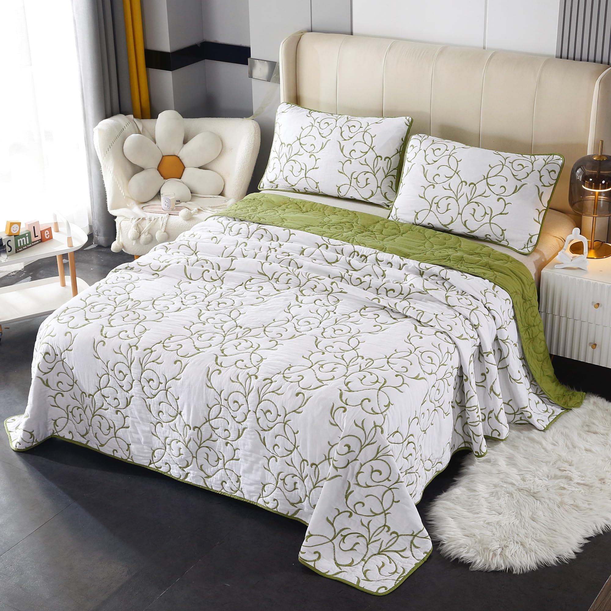 USTIDE White&Green Quilt Bedspread King 3-Piece Bed Cover with 2 Pillowcases Reversible Cotton Embroidery Quilt Set — image 1