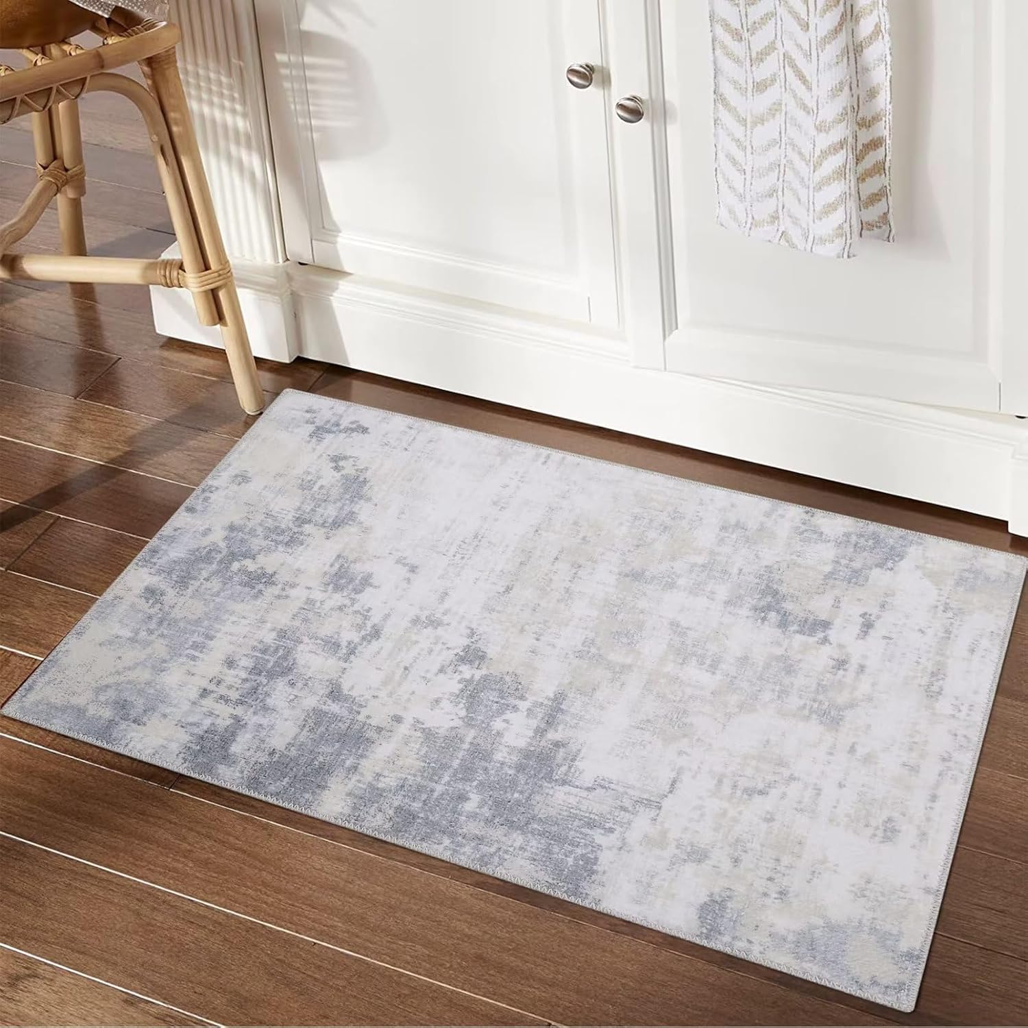 Amazon.com: GlowSol Small Area Rug 2x3 Washable Entryway Rug Modern ...