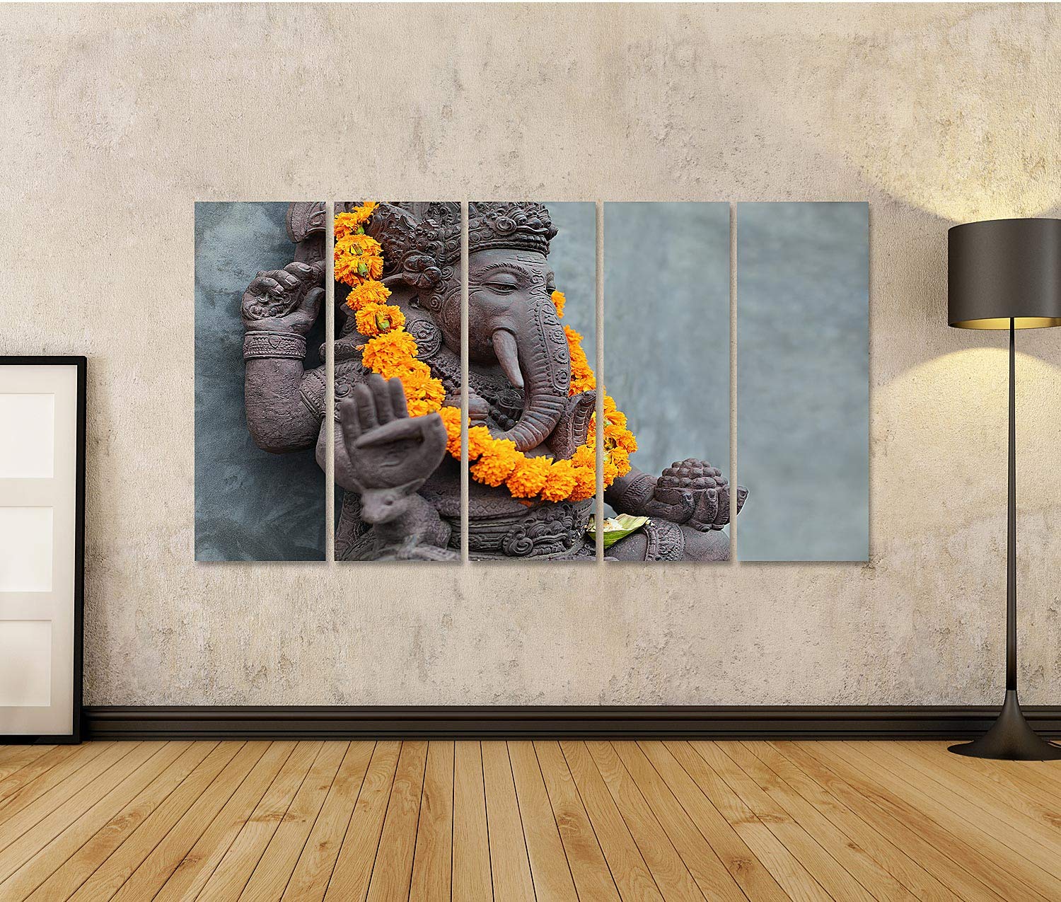 islandburner Quadro su tela Ganesha con maschere balinesi Barong seduto davanti al tempio decorato per il festival religioso di Or Stampe Arte Poster Murale