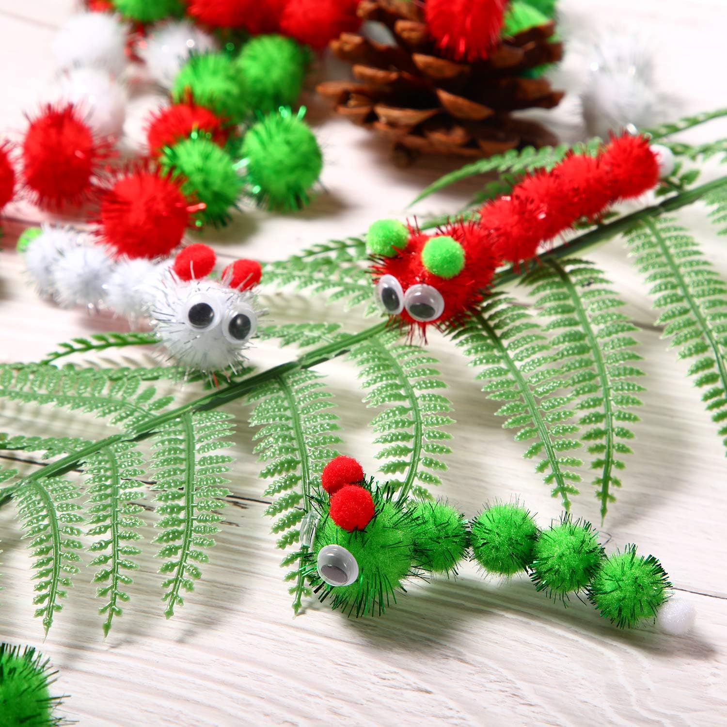 Shappy 1000 Pieces Glitter Pom Poms 0.6 Inch Fuzzy Pompoms Arts and Crafts Balls for Hobby Supplies and Craft DIY Material (White, Fruit Green, Red)